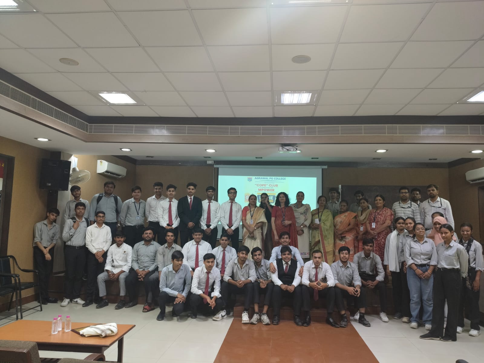 यूथ मेंटल हेल्थ फर्स्ट एड पर कार्यशाला