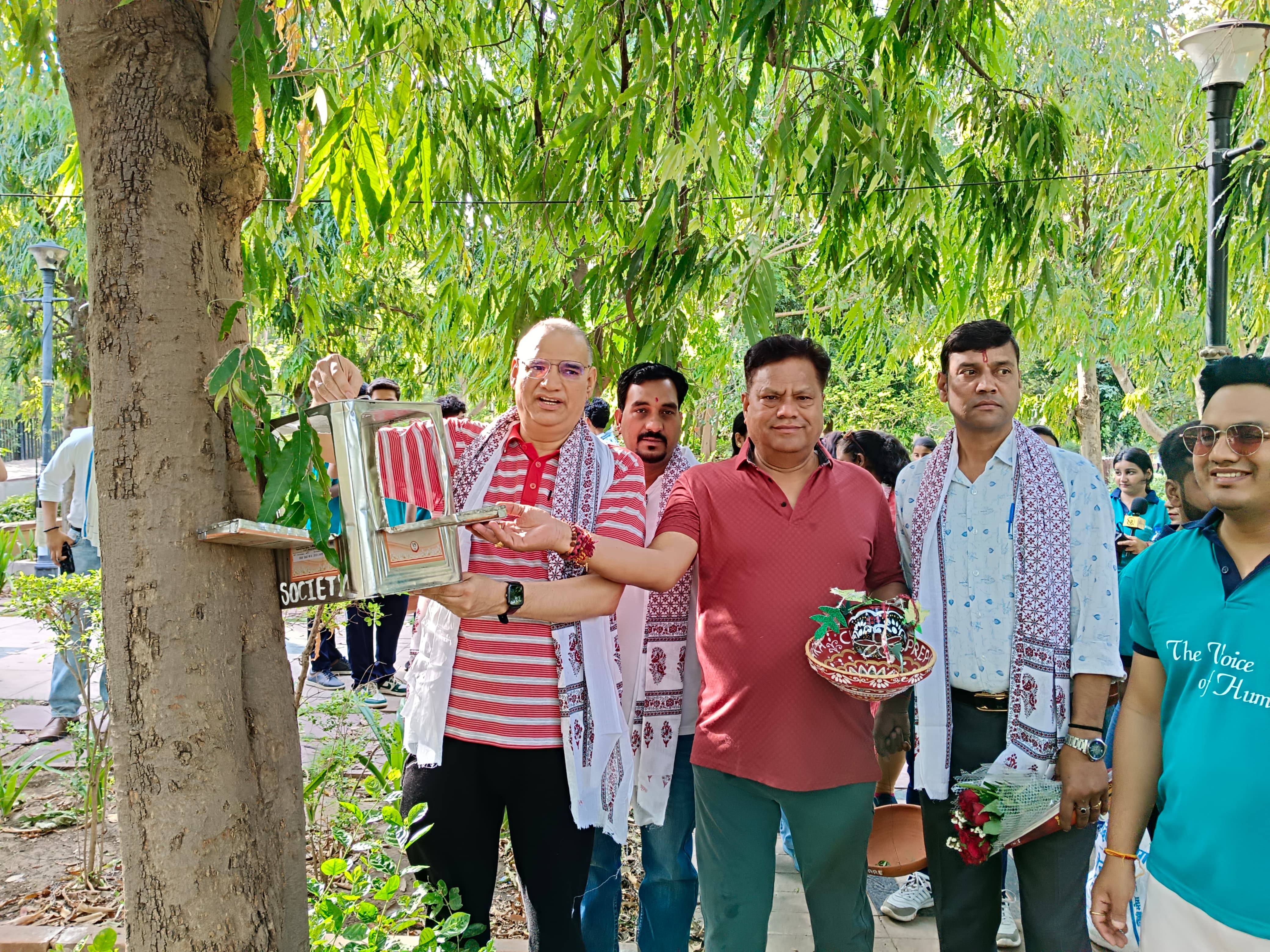 अक्षेंद्र वेलफेयर सोसायटी का विशाल परिंडा अभियान, पक्षियों और पर्यावरण संरक्षण की अनूठी पहल