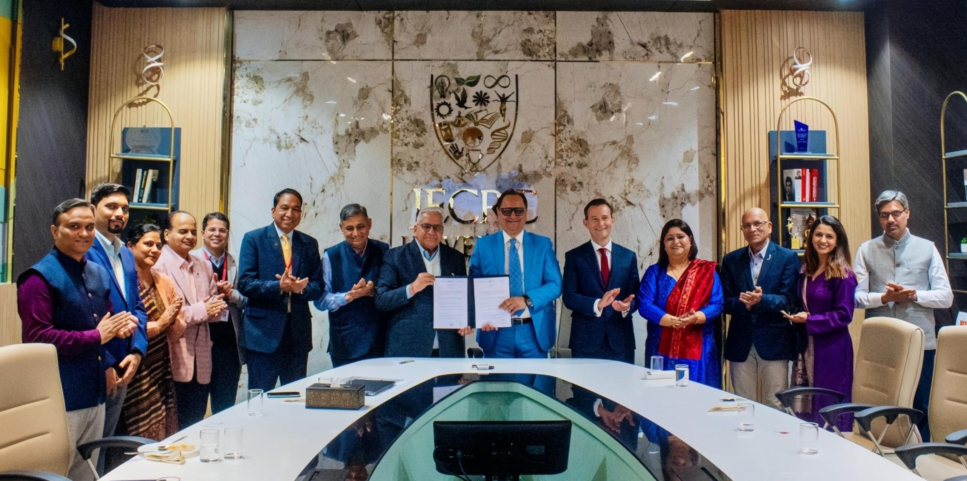 जेईसीआरसी का ग्लोबल लीप: फेडरेशन यूनिवर्सिटी ऑस्ट्रेलिया और शिनोवात यूनिवर्सिटी थाईलैंड के साथ साइन किए हिस्टोरिक एमओयू