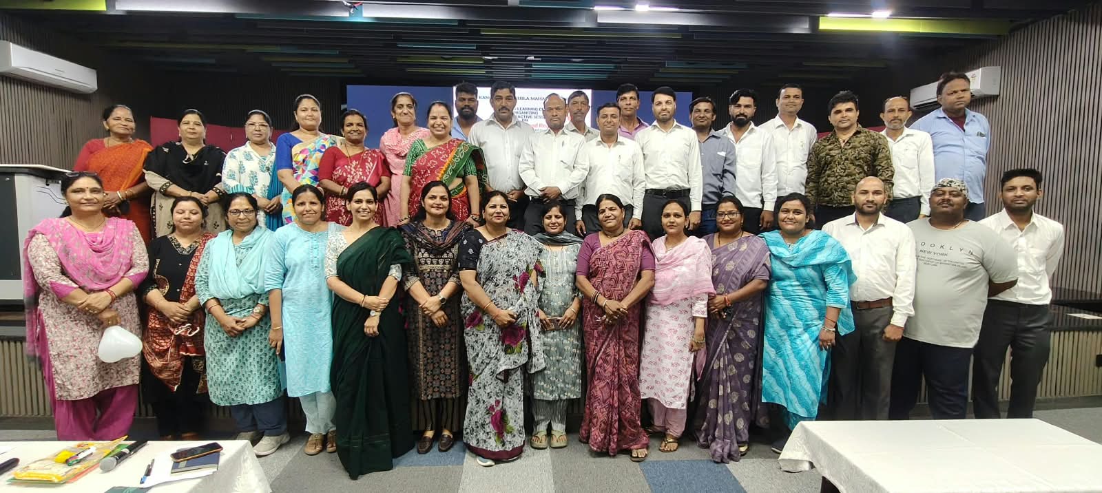 विश्व मानसिक स्वास्थ्य दिवस के अवसर पर ”तनाव से संतुलन की ओर“ विषय पर इंटरैक्टिव सेशन आयोजित