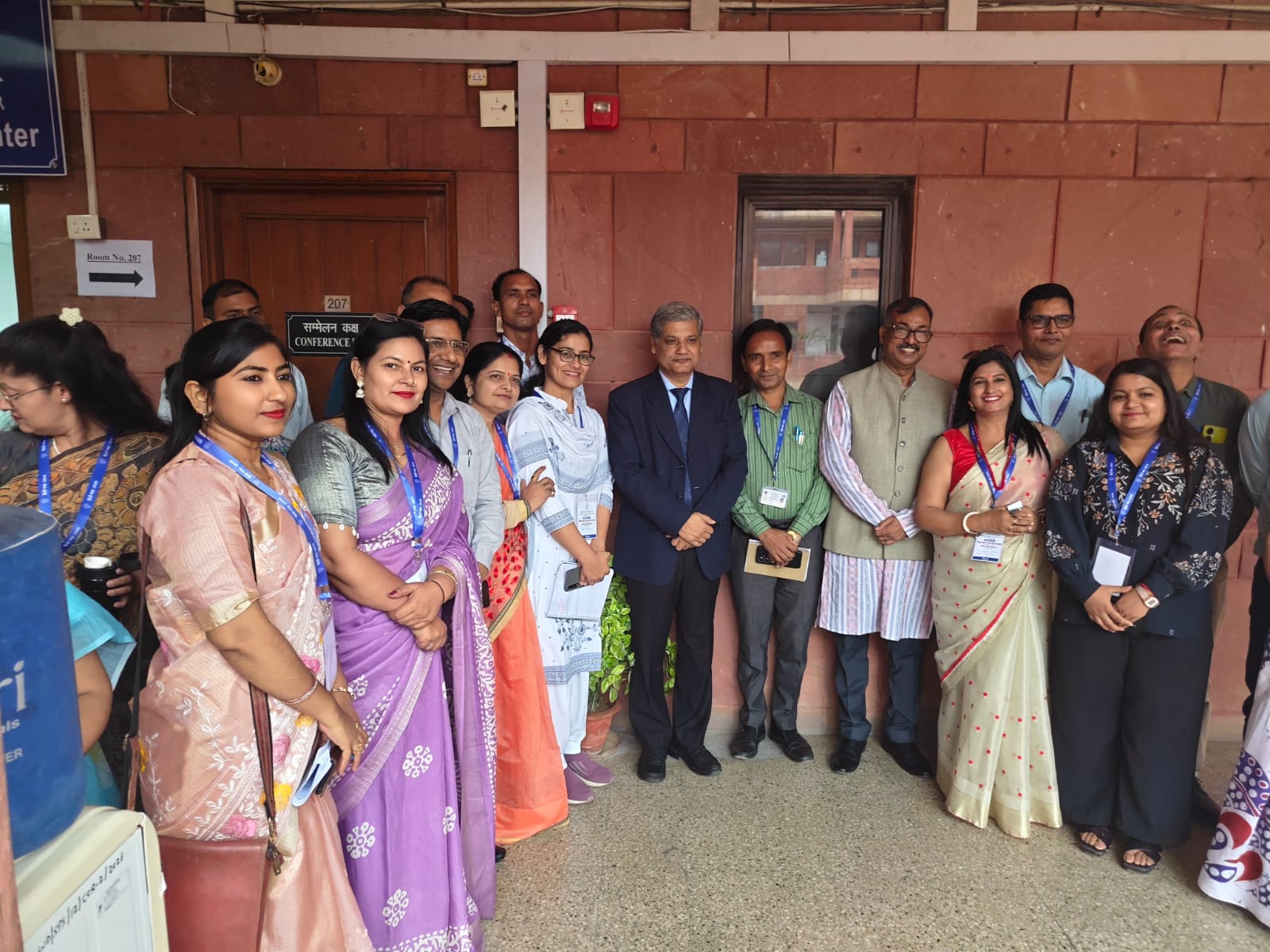 एनसीईआरटी के राष्ट्रीय शिक्षक कवि सम्मेलन में जयपुर से गूंजी रेनू शब्दमुखर की कविता