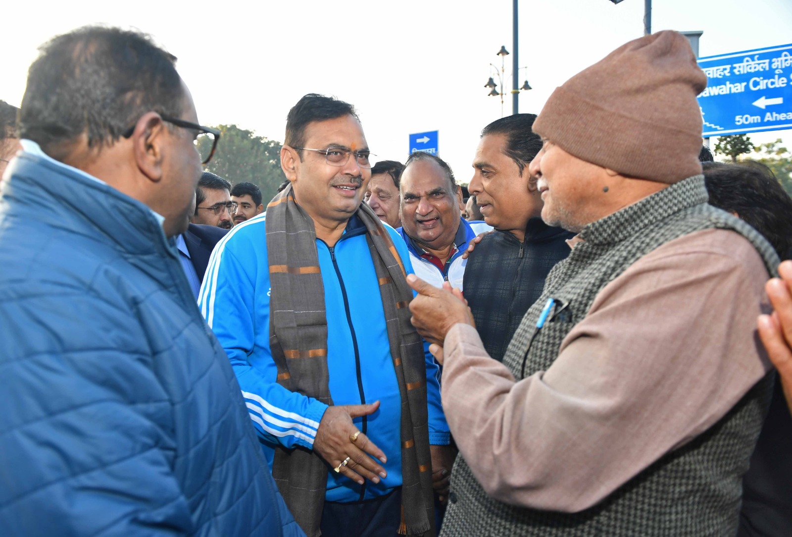 मॉर्निंग वॉक पर मुख्यमंत्री, जवाहर सर्किल पार्क में वॉक के साथ आमजन से की मुलाकात