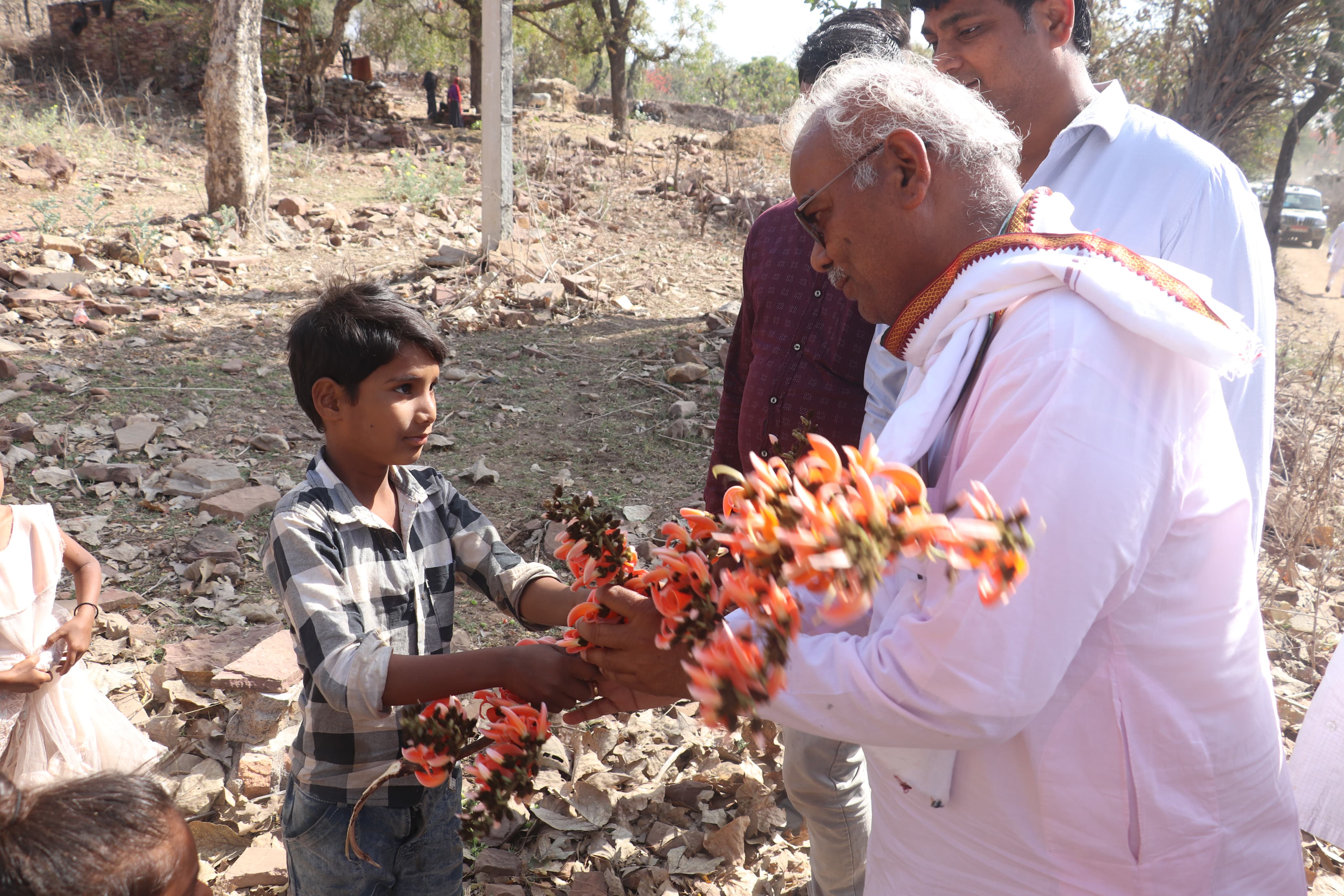 राजनीति फूलो की सेज़ नहीं काँटों भरा पथ