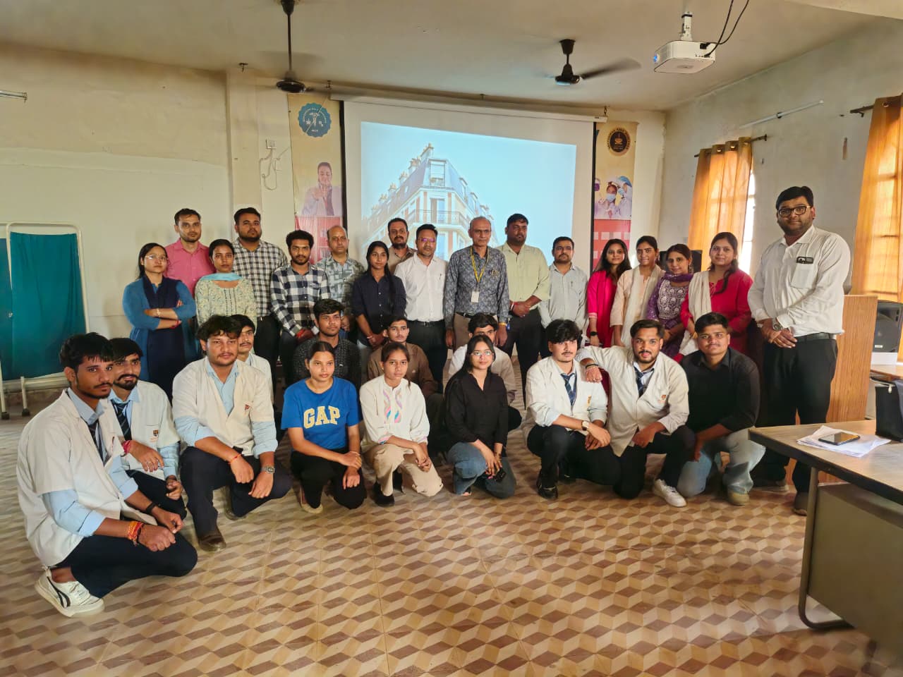 रीजनल कॉलेज ऑफ फार्मेसी में प्रसवोत्तर रक्तस्राव जागरूकता एवं NASG किट प्रदर्शन कार्यक्रम आयोजित