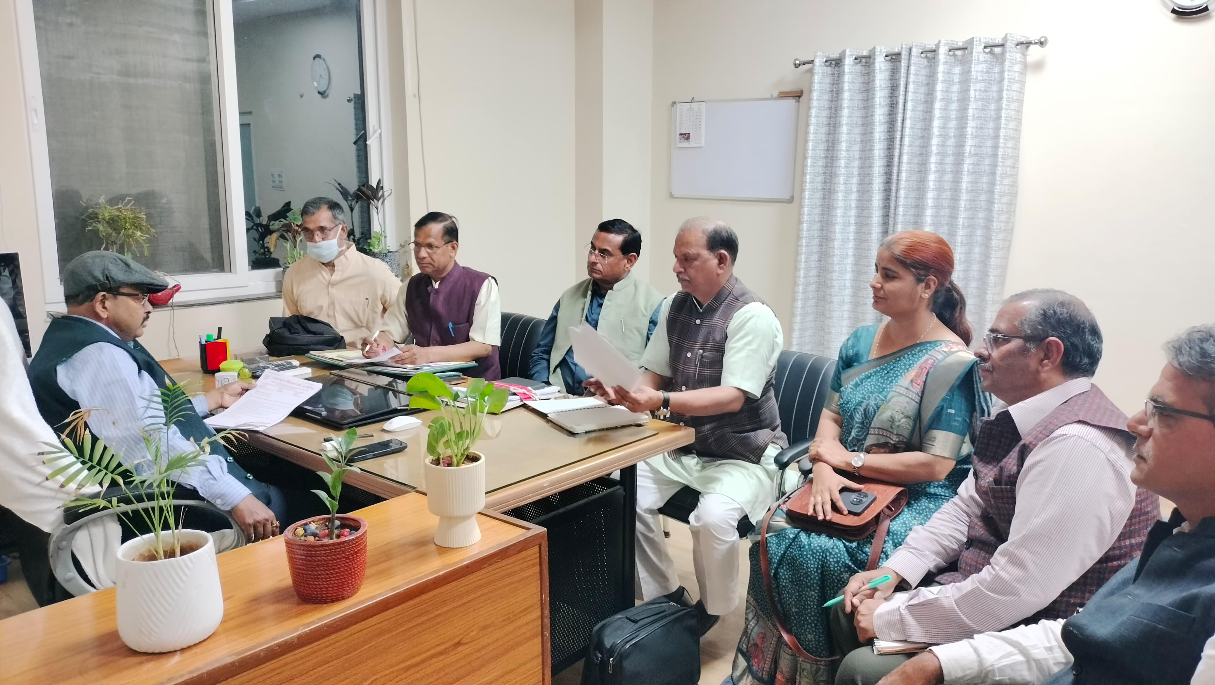 शिक्षकों के स्थानांतरण,पदोन्नतियों सहित रुके हुए कार्य हो शीघ्र पूर्ण:पुष्करणा
