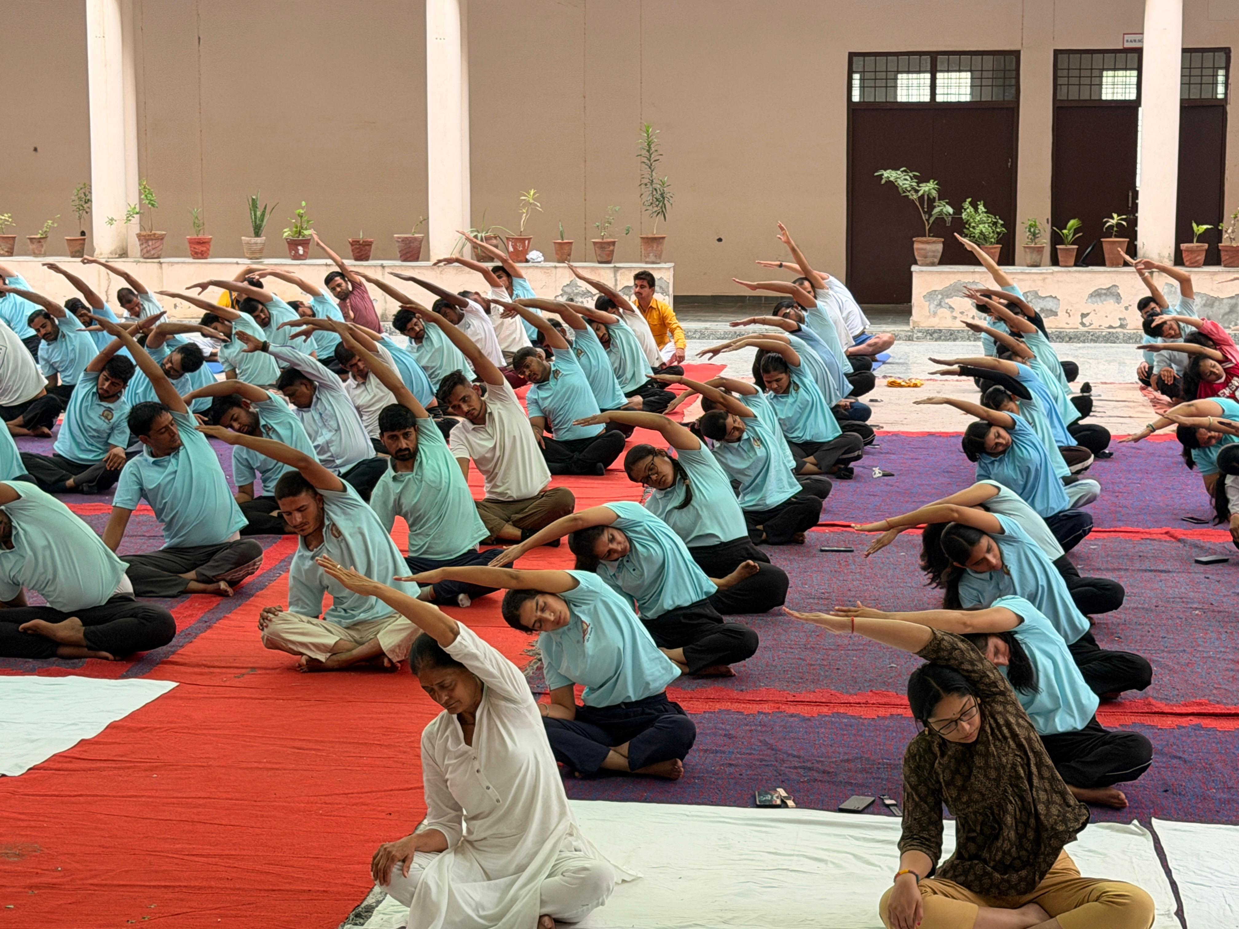 योग से ही निरोग रहेगा शरीर: राजस्थान संस्कृत विश्वविद्यालय में उत्साहपूर्वक मनाया गया 12वां अंतर्राष्ट्रीय योग दिवस