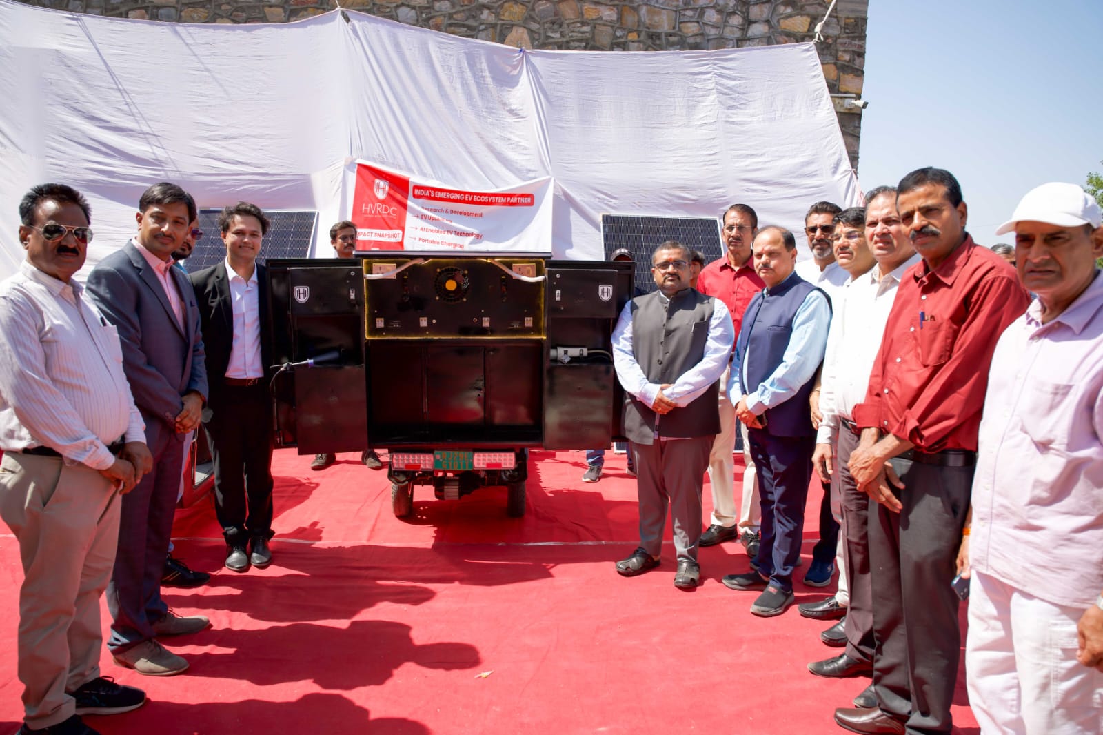 राजकीय रामचंद्र खेतान पॉलिटेक्निक कॉलेज में 'EV सेंटर ऑफ एक्सीलेंस' का प्रदर्शन, पोर्टेबल EV चार्जिंग टेक्नोलॉजी का हुआ अनावरण