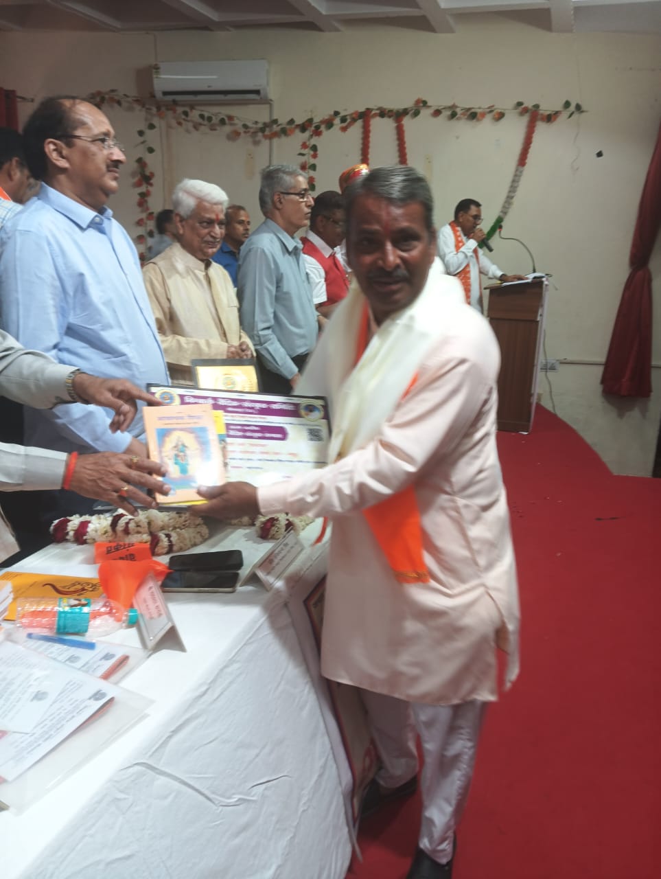 पुरस्कृत शिक्षक मुरारी लाल शर्मा राज्य स्तर पर सम्मानित