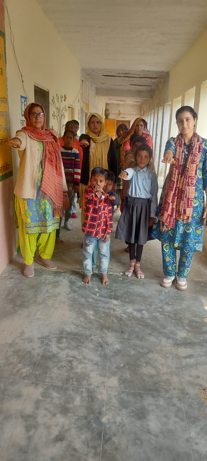 प्रदेश की 63 हजार आंगनबाड़ियों में नन्हें-मुन्नों ने गाया वंदे मातरम्