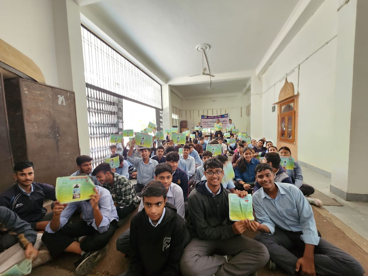 भारतीय स्टेट बैंक ने पोदार स्कूल में कराया साइबर सुरक्षा जागरूकता कार्यक्रम