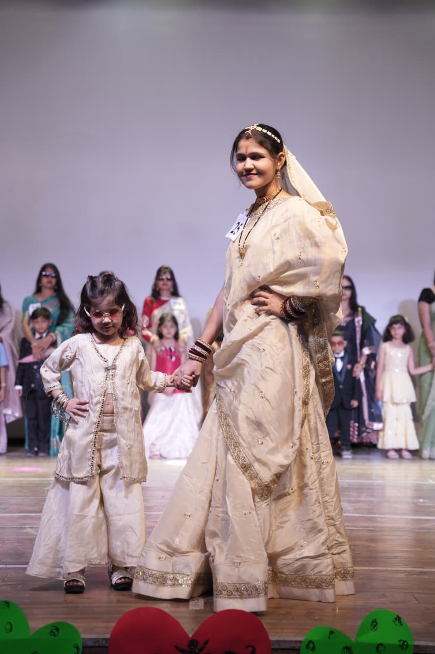 रावत पब्लिक स्कूल, प्रताप नगर में विशाल मातृ पूजन एवं “रैंप ऑफ लव” का भव्य आयोजन