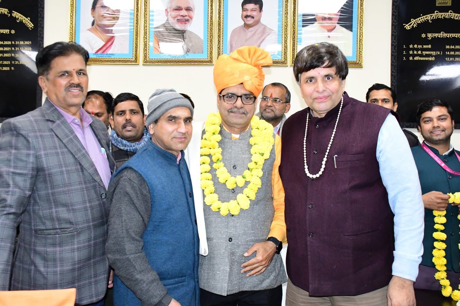 *प्रो. लोकमान्य मिश्र ने संभाला केन्द्रीय संस्कृत विश्वविद्यालय जयपुर परिसर के निदेशक का कार्यभार*