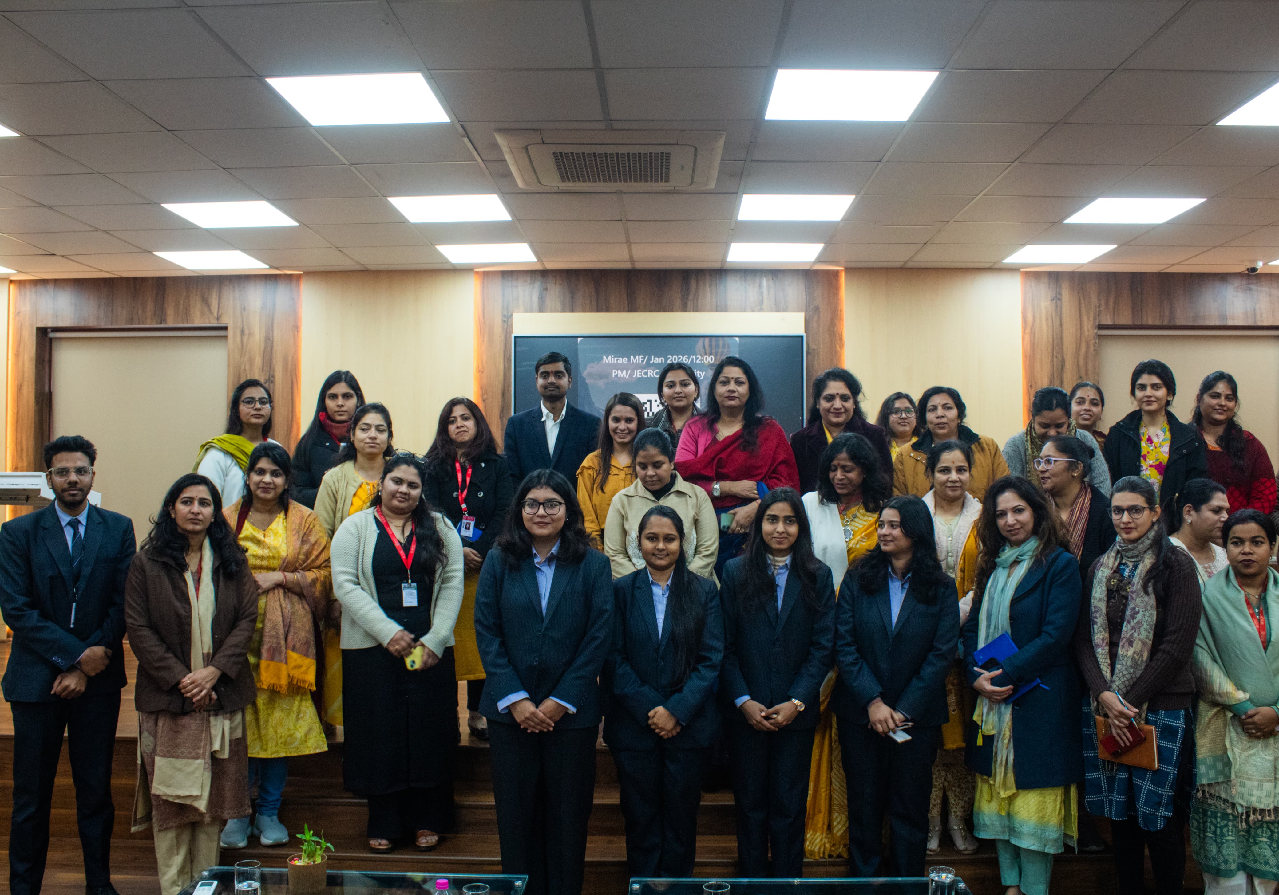 जेईसीआरसी में बेटियों को मिला 'फाइनेंशियल फ्रीडम' का मंत्र: अब घर की लक्ष्मी खुद संभालेगी देश की इकोनॉमी