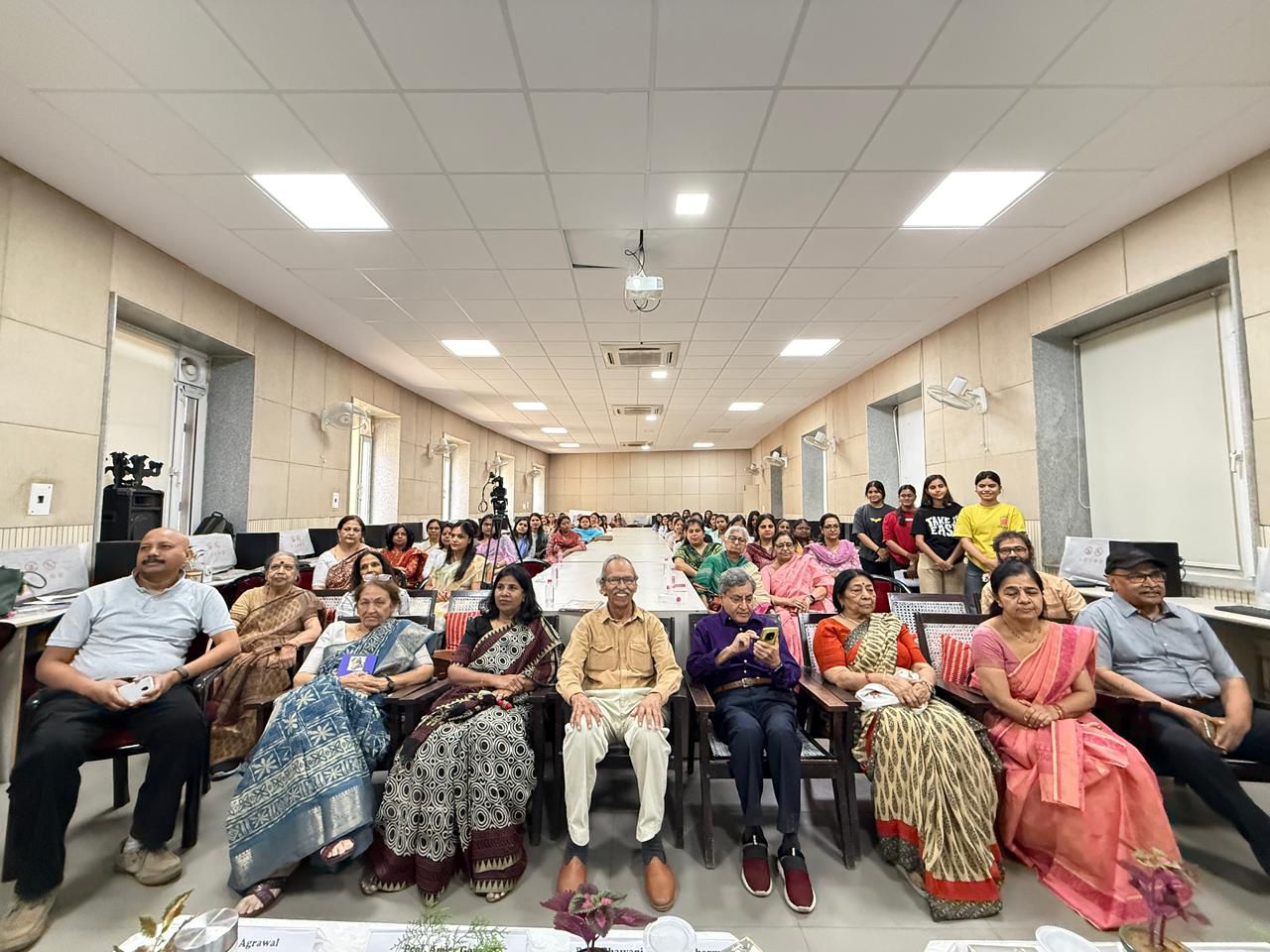 ‘‘क्रिएटिविटी एक्रॉस आर्ट एण्ड लिटरेचरः द पल्स ऑफ मोर्डन क्रिएटिविटी’’ विषय पर एक विचार संवाद सत्र