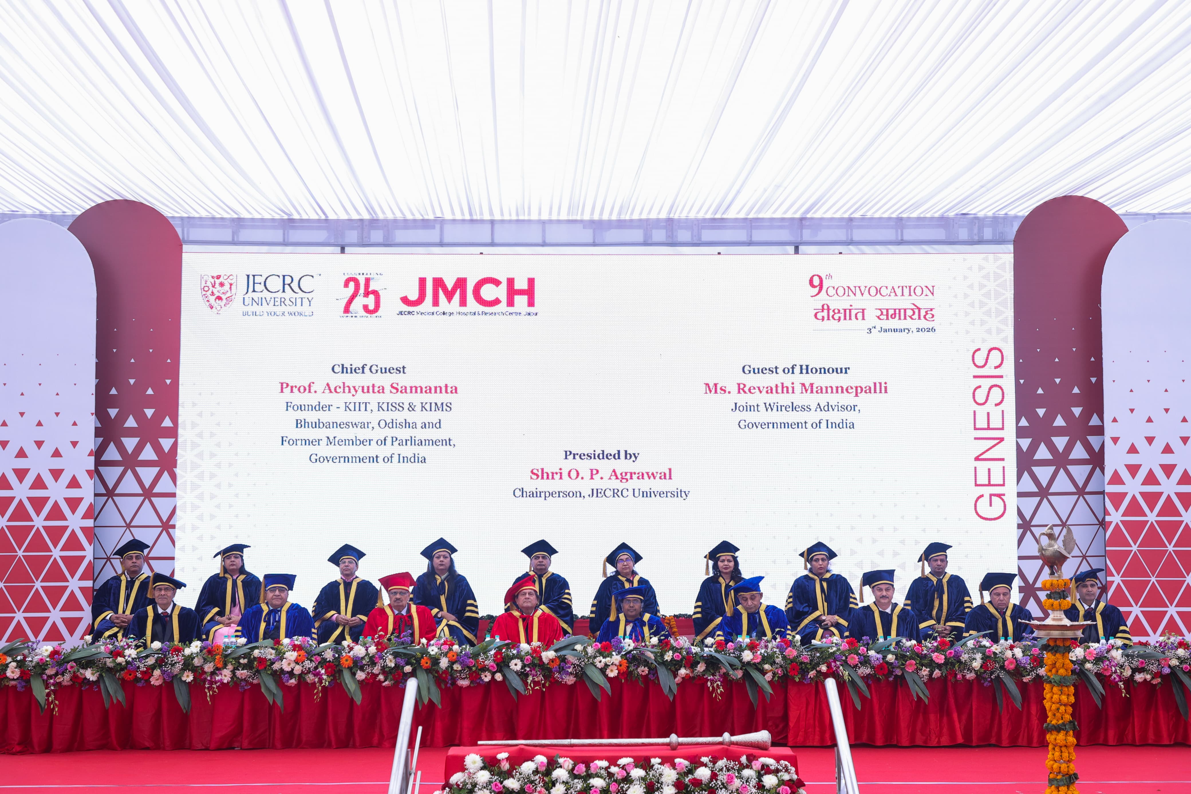 सक्सेस का असली मतलब सोसाइटी को वापस देना है: प्रो. अच्युता सामंत ने जेईसीआरसी ग्रेजुएट्स को सिखाया ’आर्ट ऑफ गिविंग'