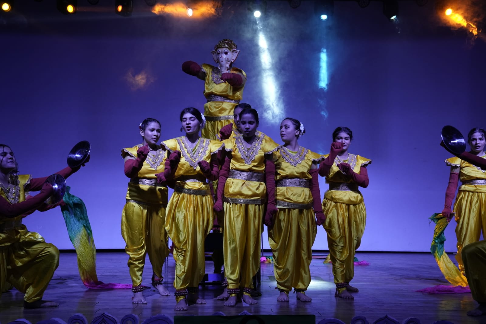 रावत पब्लिक सीनियर सेकंडरी स्कूल के   वार्षिकोत्सव" दर्पण "का भव्य आयोजन