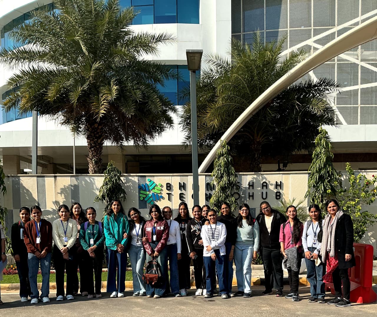 छात्राओं को ‘भामाशाह टेक्नो हब’ का शैक्षणिक भ्रमण करवाया