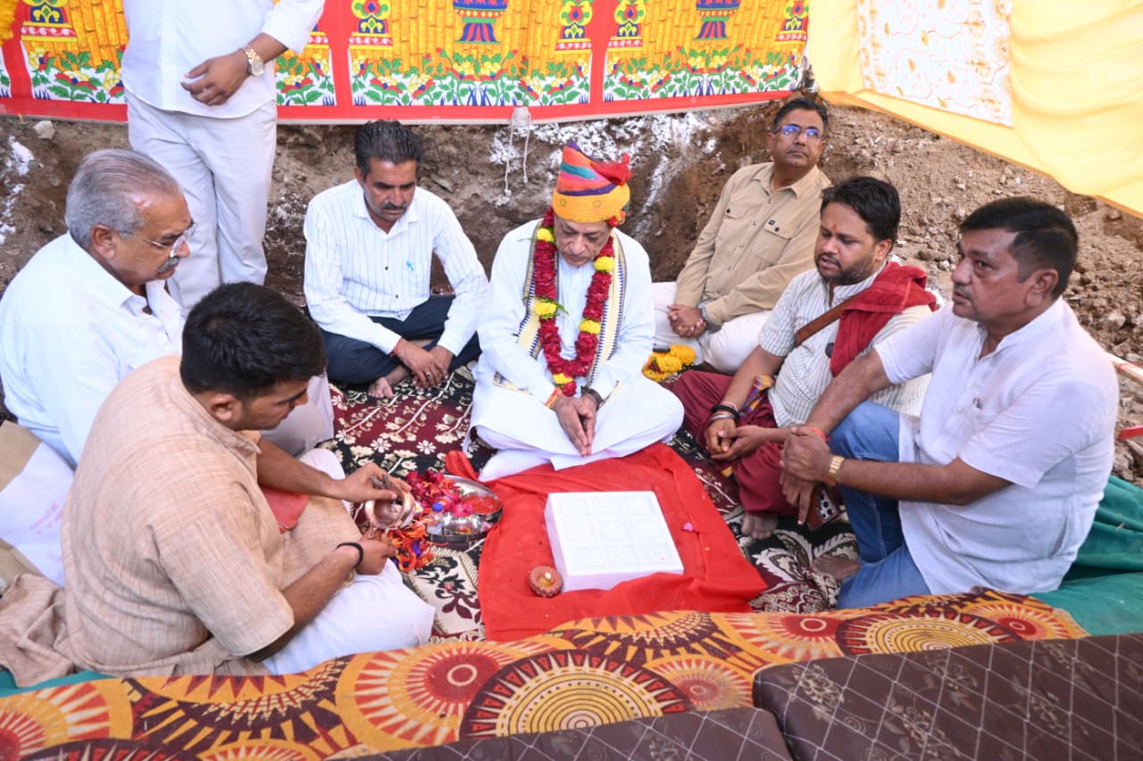 180 लाख की लागत से बनने वाले भव्य प्रवेश द्वार का शिलान्यास