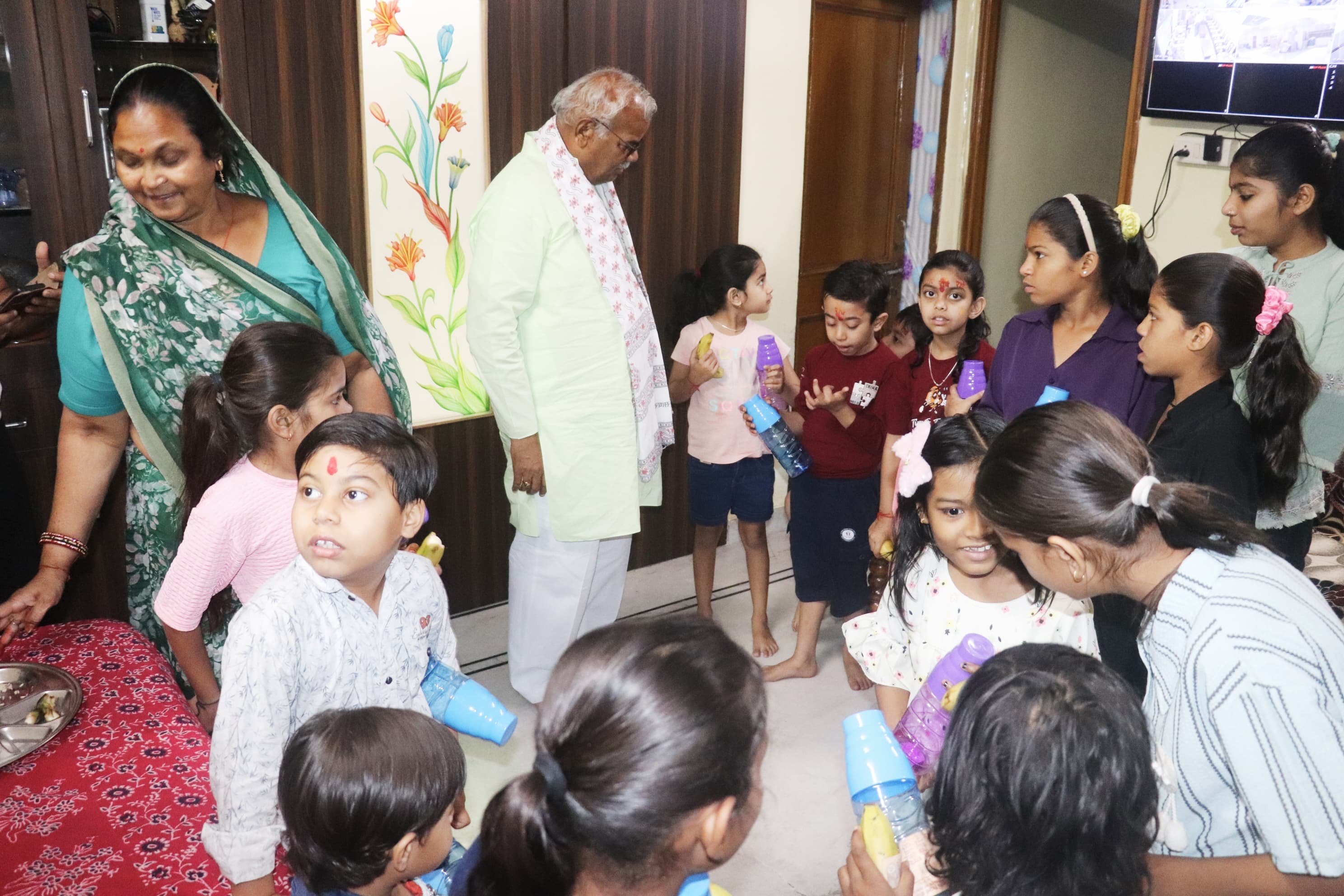 शिक्षा मंत्री ने सपत्निक किया कन्या पूजन, रामनवमी की दी सबको शुभकामनाएं