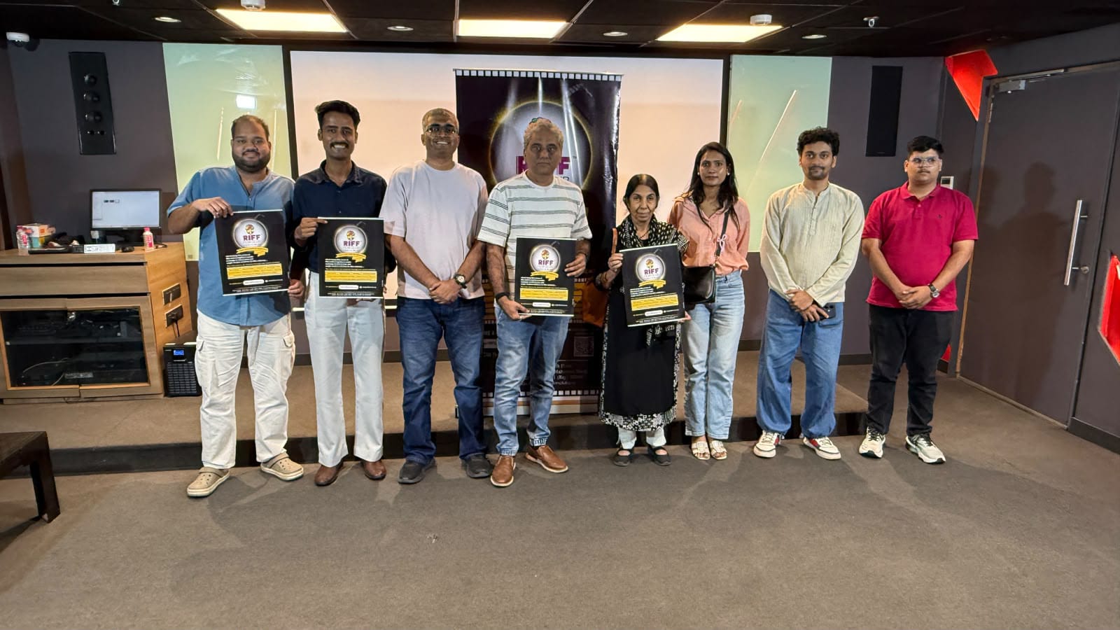 रिफ फ़िल्म क्लब में ‘Shadows of Light’ की विशेष स्क्रीनिंग आयोजित