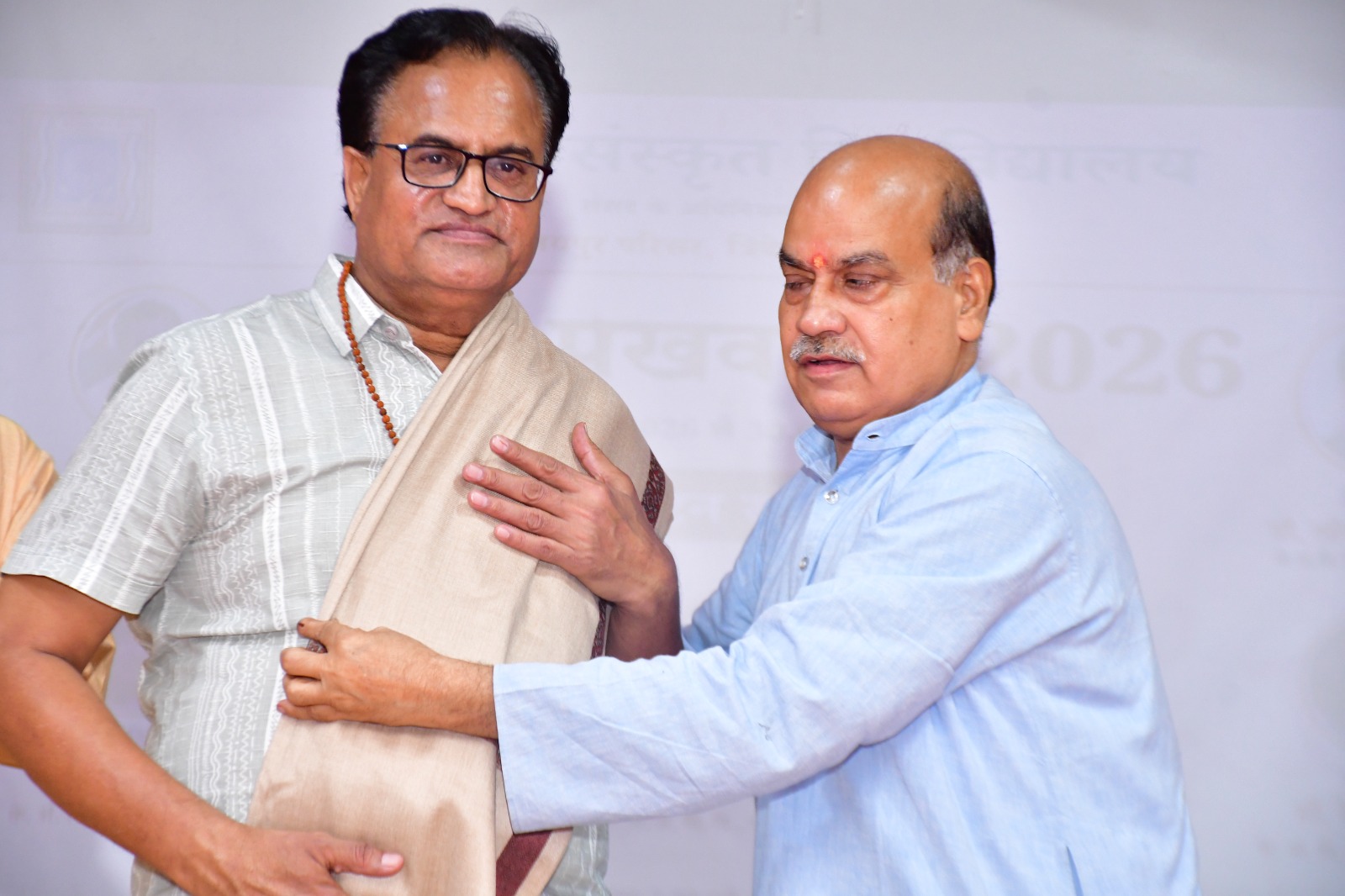 भाषा हमारे अनुभवों से बनती और बदलती है प्रेमचन्द गांधी केन्द्रीय संस्कृत विश्वविद्यालय, जयपुर परिसर में ‘भाषा, साहित्य और सिनेमा’ पर विशिष्ट व्याख्यान