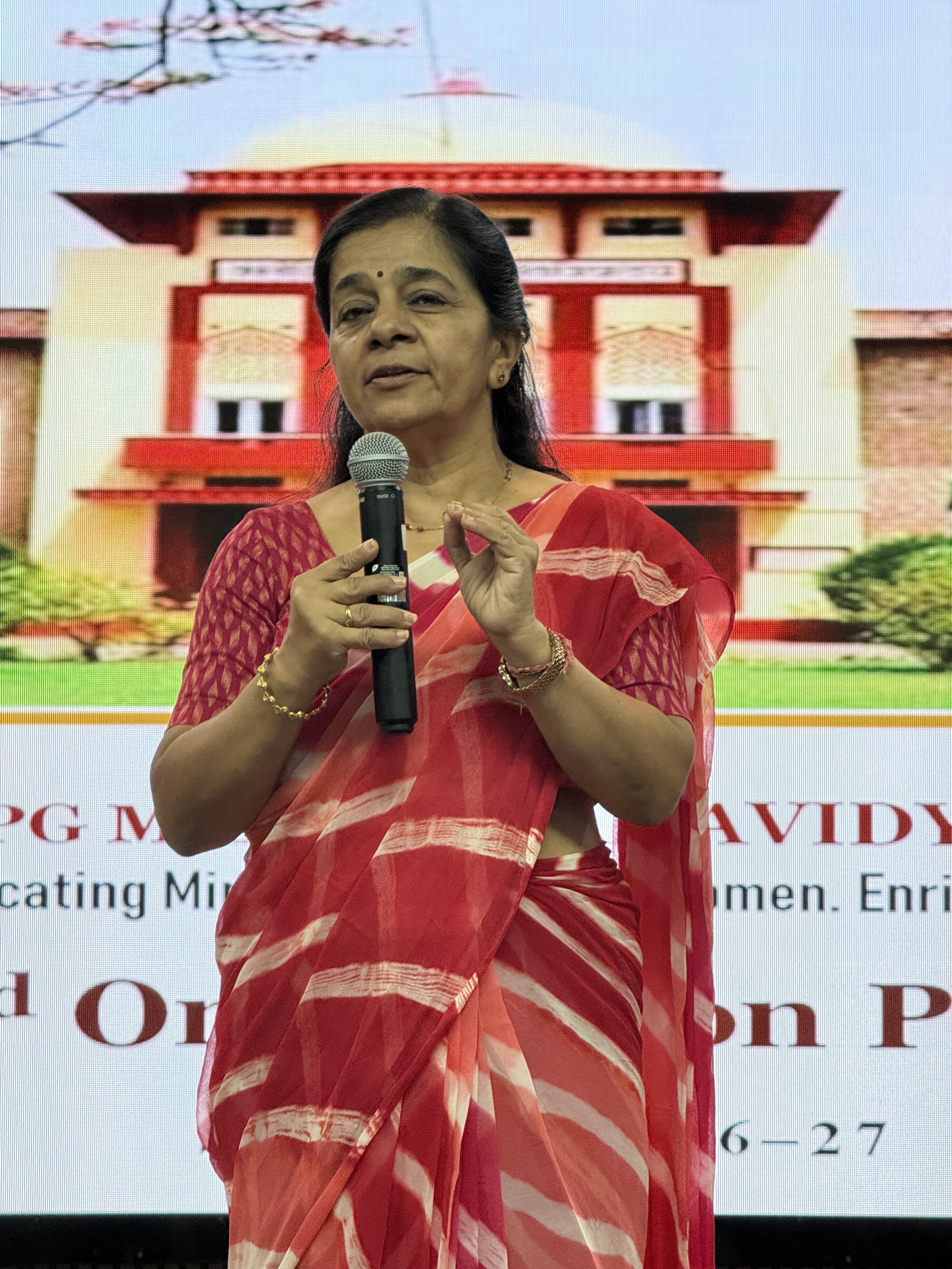 ओरिएंटेशन कार्यक्रम के तीसरे दिन छात्राओं को मिला आत्मविश्वास और कौशल विकास का संदेश