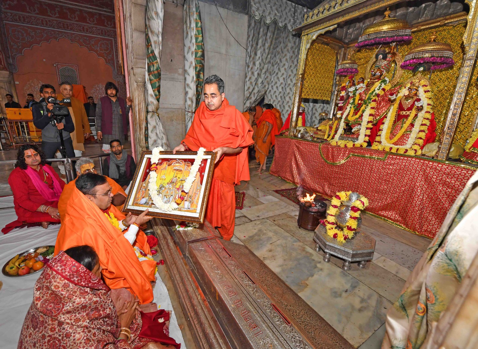 मुख्यमंत्री भजनलाल शर्मा ने मोती डूंगरी श्री गणेश मंदिर एवं श्री गोविंद देव जी मंदिर में दर्शन कर की पूजा-अर्चना