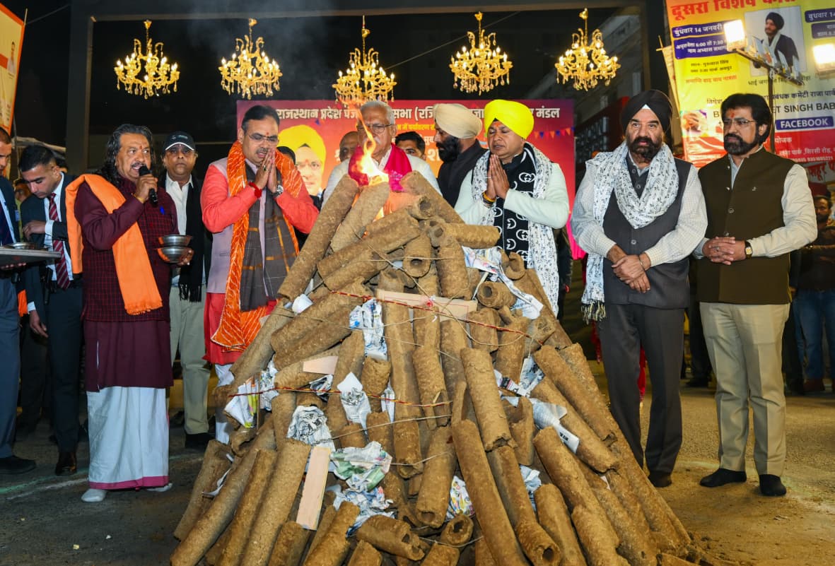 मुख्यमंत्री भजनलाल शर्मा गोकाष्ठ लोहड़ी महोत्सव में हुए शामिल