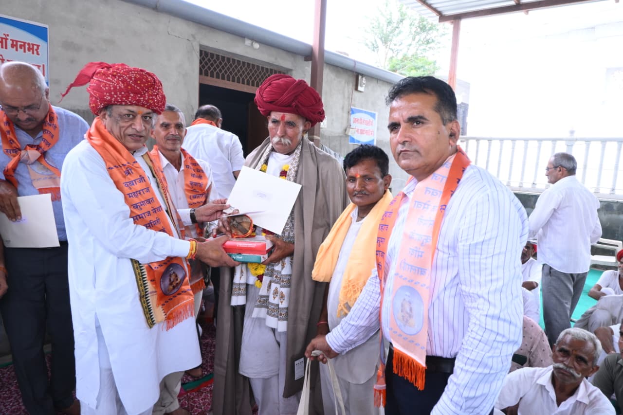 देवस्थान मंत्री जोराराम कुमावत ने पाली में किया संतों का सम्मान, गुरुओं का सम्मान