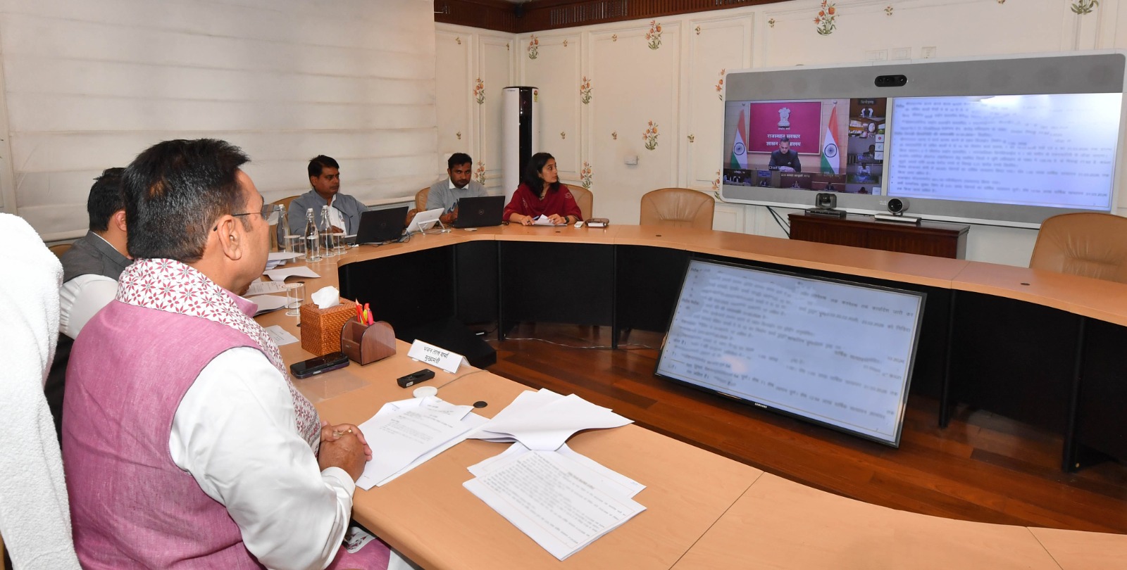 मुख्यमंत्री ने की 84 हजार 282 करोड़ रुपये की परियोजनाओं पर प्रगति की समीक्षा