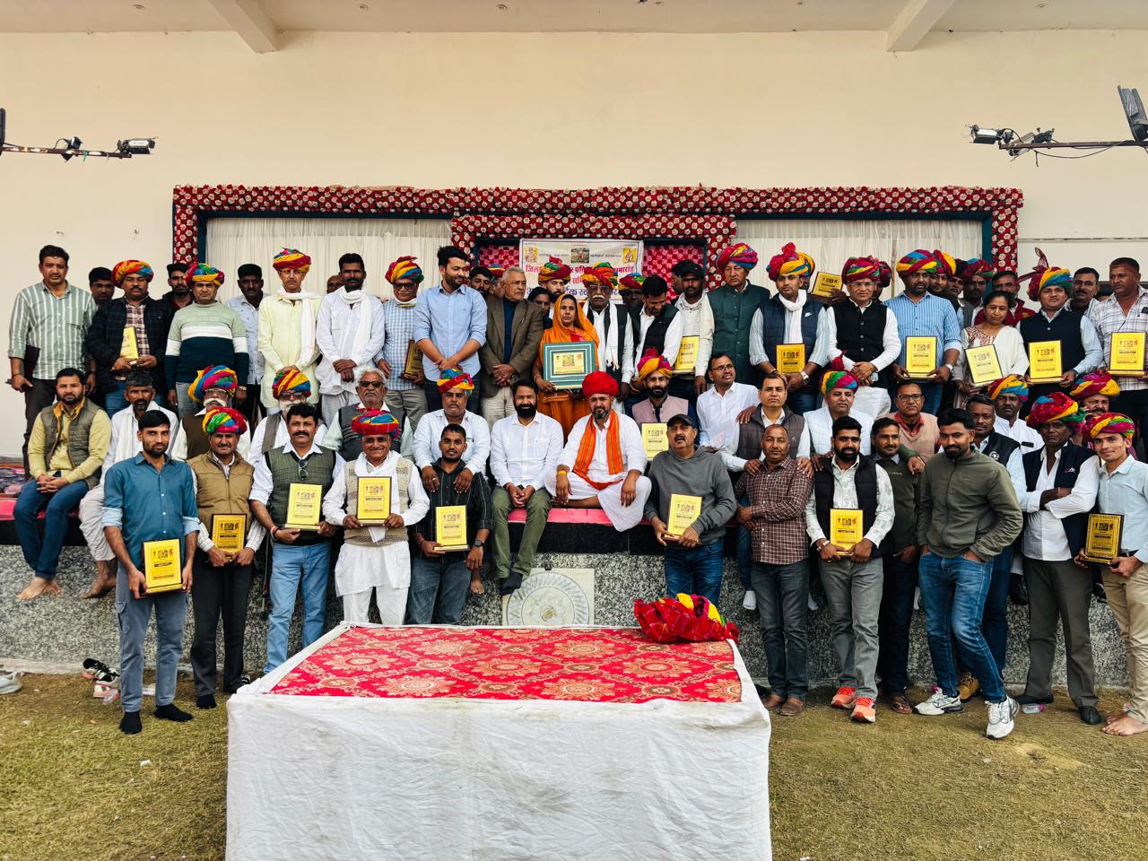 अजमेर: गुर्जर समाज के शौर्य और दानशीलता का संगम, प्रतिभाओं के सारथियों का हुआ अभिनंदन