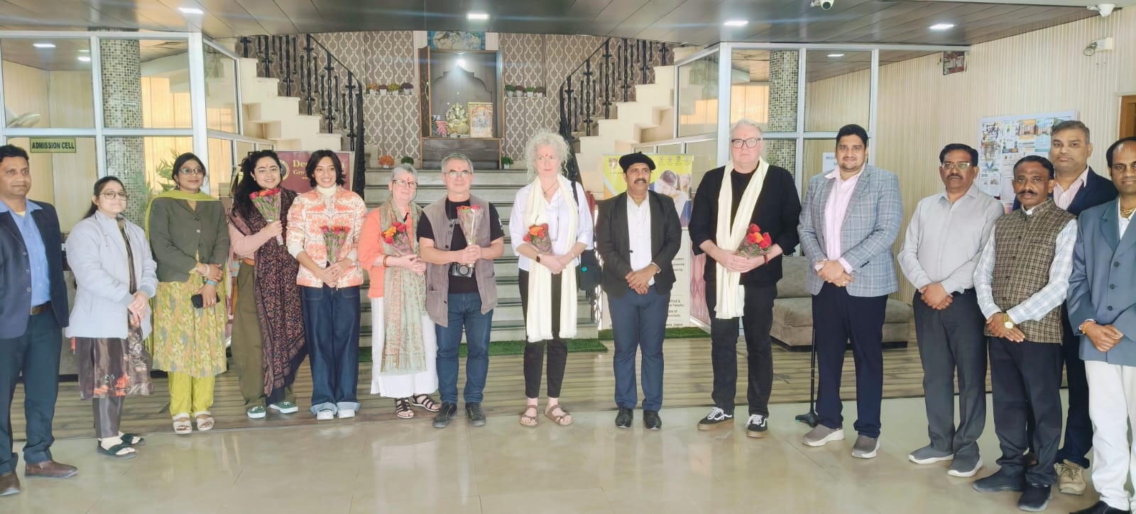 रीजनल कॉलेज कैंपस, सीतापुरा, जयपुर में पार्सन्स स्कूल ऑफ डिजाइन, न्यूयॉर्क सिटी के प्रतिनिधिमंडल का भ्रमण