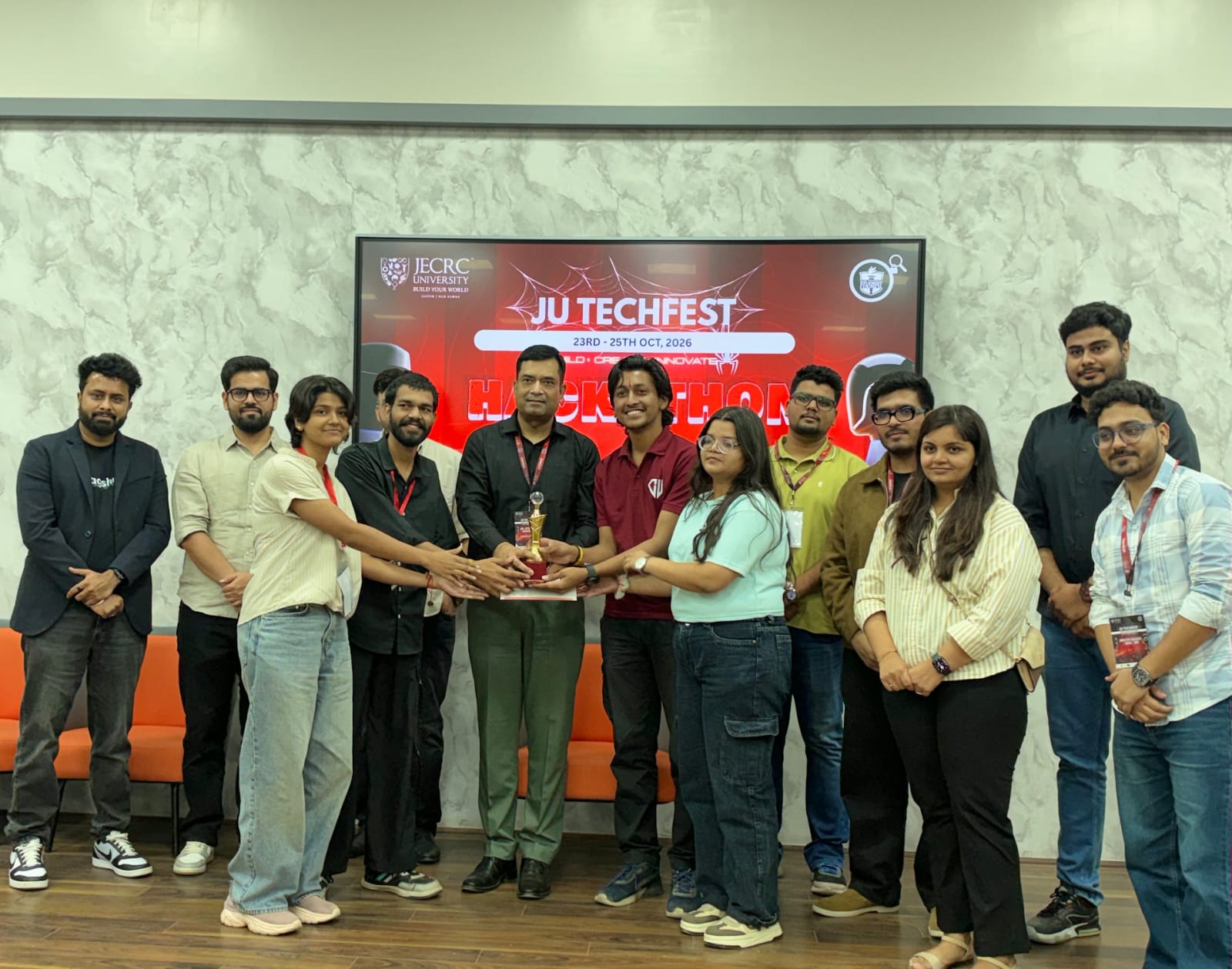 तकनीक, रोमांच और रचनात्मकता के संग जेयू टेकफेस्ट के दूसरे दिन युवाओं ने जमकर दिखाया दमखम
