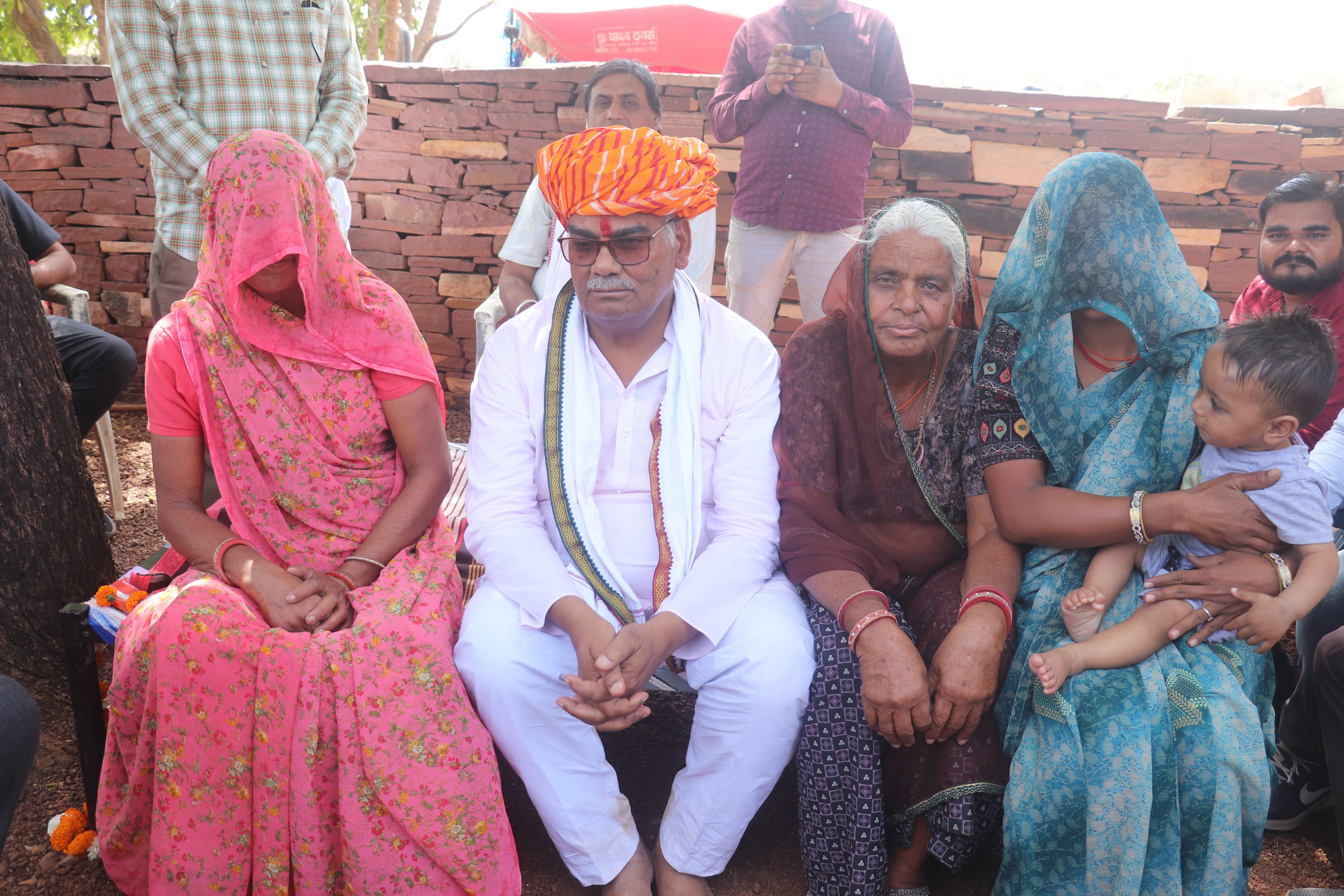 राजनीति फूलो की सेज़ नहीं काँटों भरा पथ