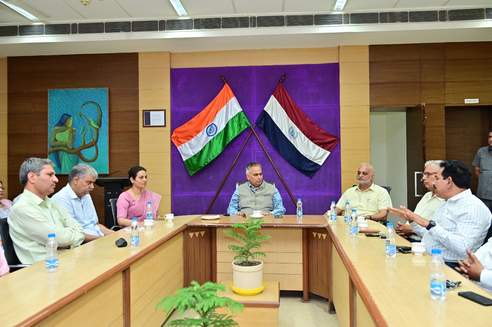 महाराजा कॉलेज से निकल कर एमडी यूनिवर्सिटी के वाइस चांसलर बने प्रोफेसर मिलाप पूनिया, एलुमिनाई ने रोहतक जाकर दी बधाई