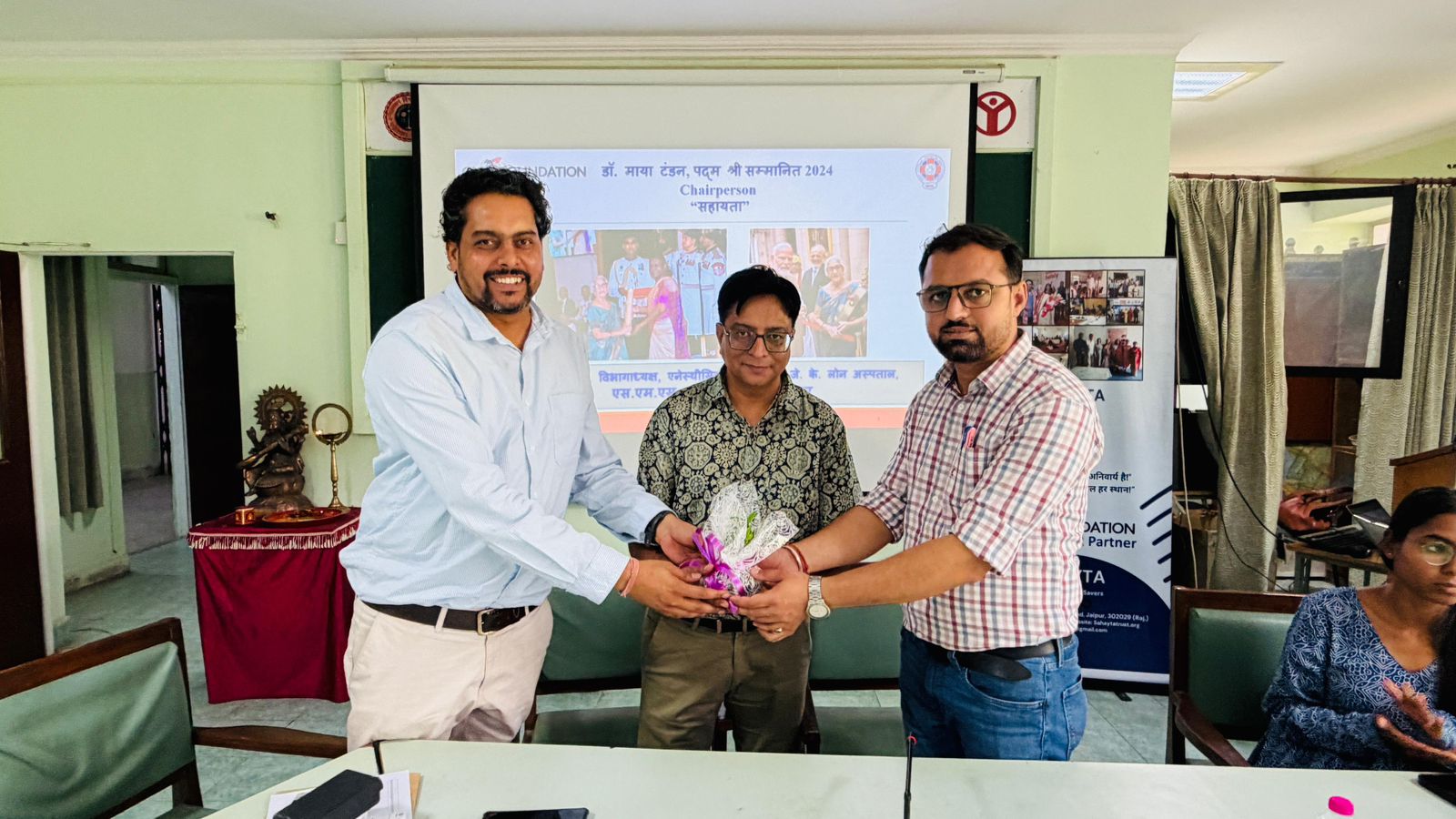 राजस्थान विश्वविद्यालय के 'लाइफलाँग लर्निंग विभाग' में आपदा प्रबंधन एवं जीवन रक्षा कौशल पर कार्यशाला आयोजित; विद्यार्थियों ने सीखे सीपीआर के गुर