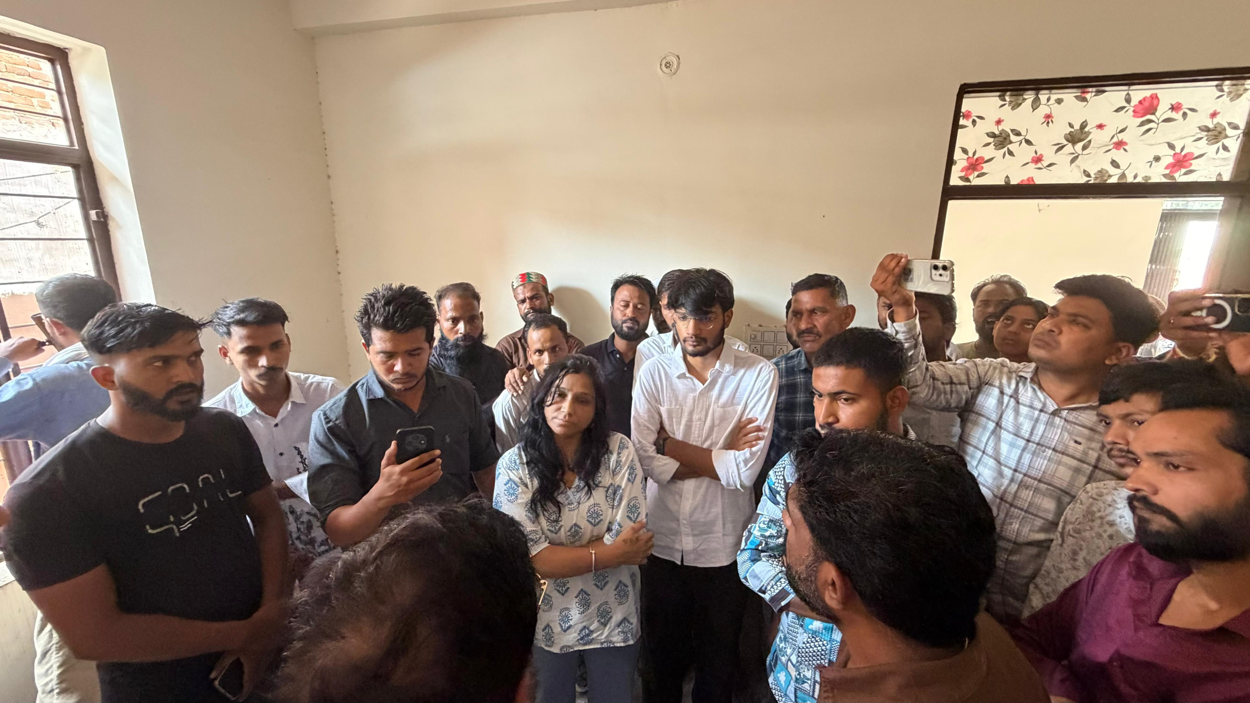 शास्त्री नगर भट्टा बस्ती में CJP टीम ने किया राजकीय प्राथमिक विद्यालयों का निरीक्षण, प्रशासन को 7 दिन का अल्टीमेटम