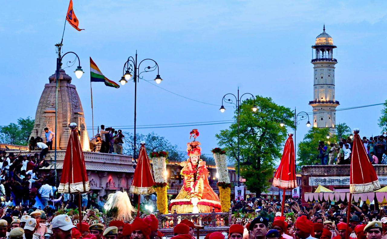 जयपुर में गणगौर की शाही सवारी ने रचा वैभव का इतिहास, रविवार को निकलेगी बूढ़ी गणगौर
