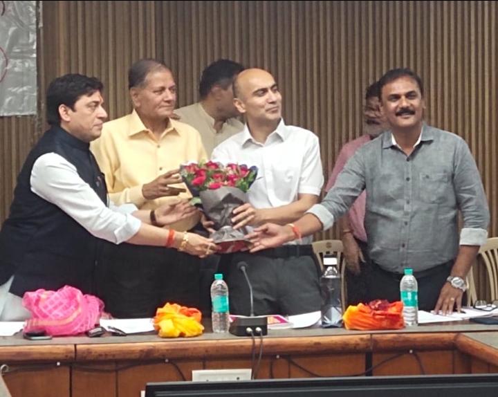 कैट की अगुवाई में इंदौर के व्यापारिक नेतृत्व ने की GST कमिश्नर से मुलाकात:
