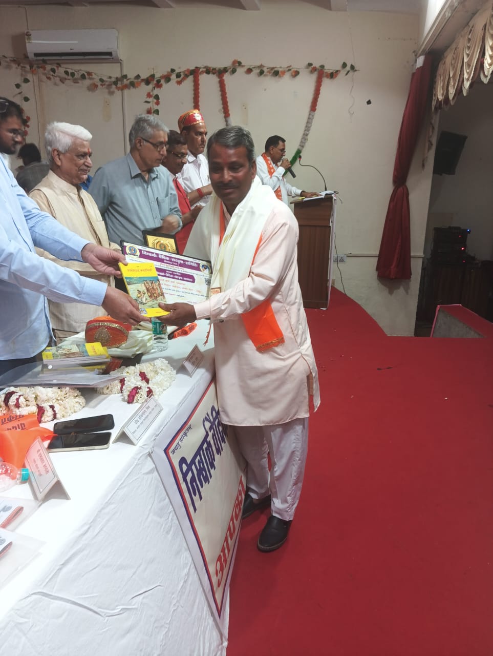 पुरस्कृत शिक्षक मुरारी लाल शर्मा राज्य स्तर पर सम्मानित