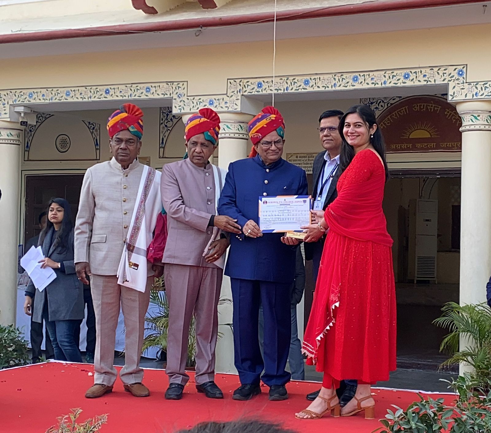 अग्रवाल पी जी कॉलेज जयपुर में हर्षोल्लास के साथ मनाया गया गणतंत्र दिवस