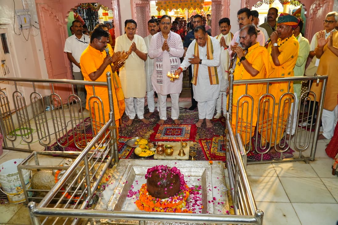 झारखंड महादेव मंदिर, जयपुर में आयोजित राज्य स्तरीय समारोह में देवस्थान मंत्री जोराराम कुमावत