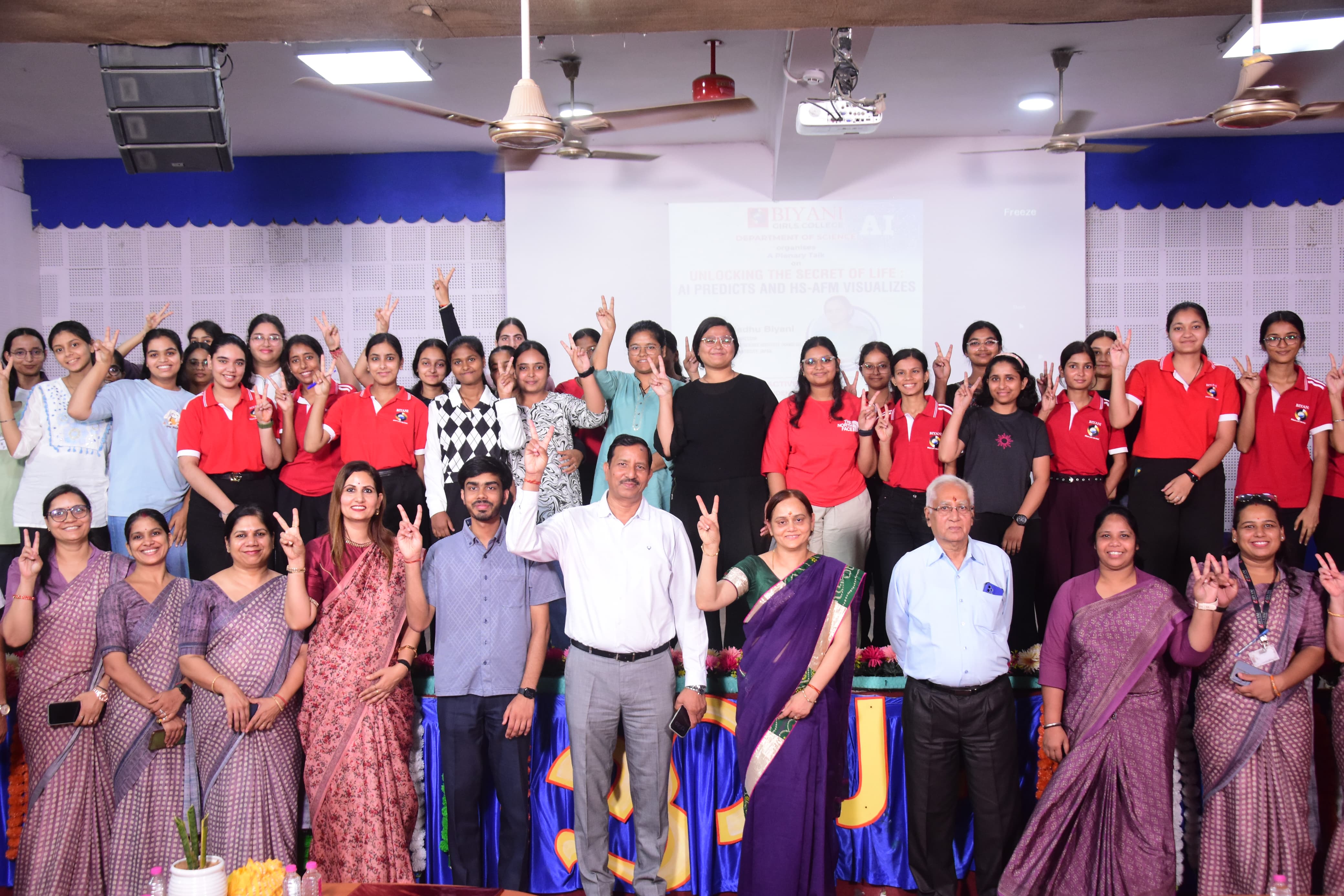 एआई और हाई-स्पीड माइक्रोस्कोपी से जीवन के रहस्यों को समझने पर विशेष प्लेनरी टॉक