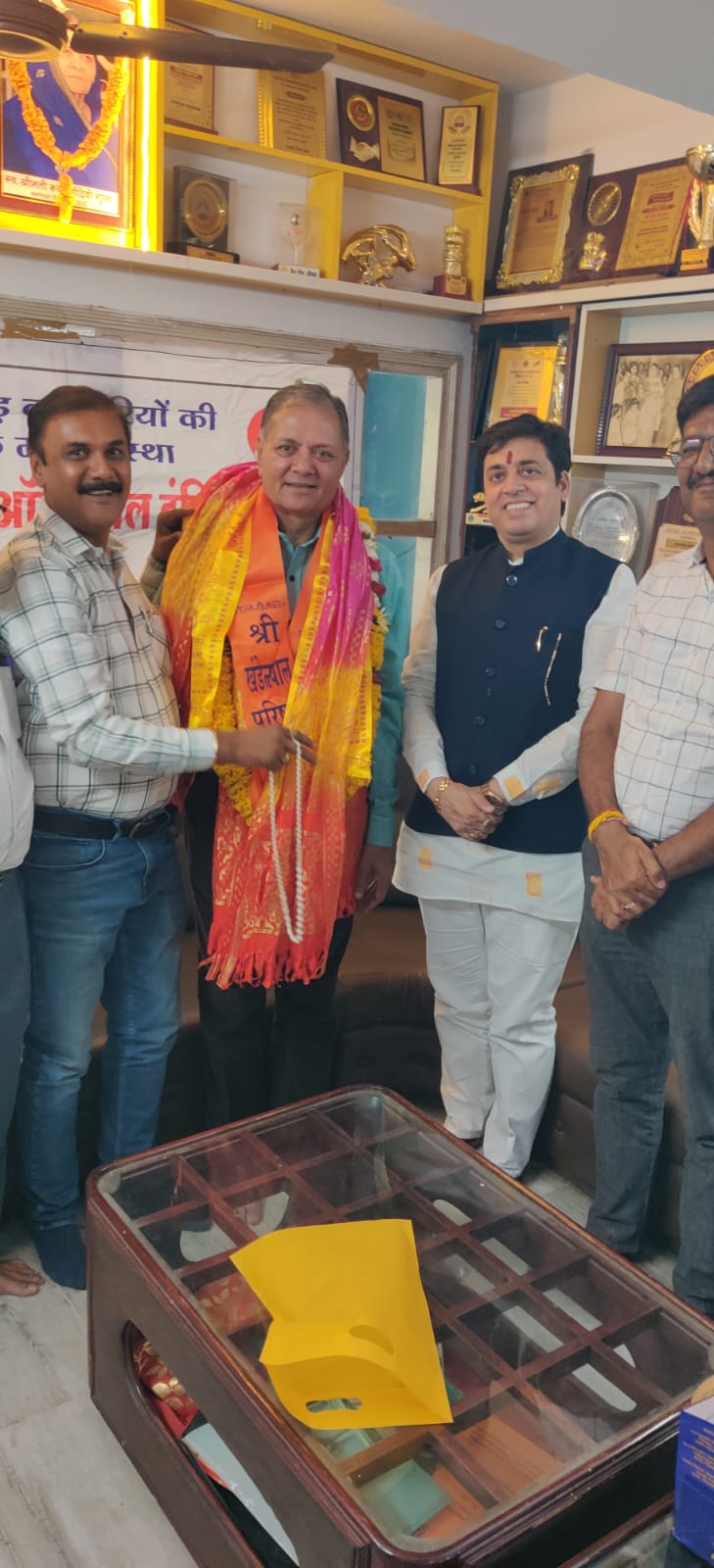 सीएआईटी  के तीसरी बार निर्विरोध राष्ट्रीय उपाध्यक्ष चुने जाने पर विभिन्न व्यापारी संगठनों द्वारा रमेश गुप्ता का भव्य स्वागत