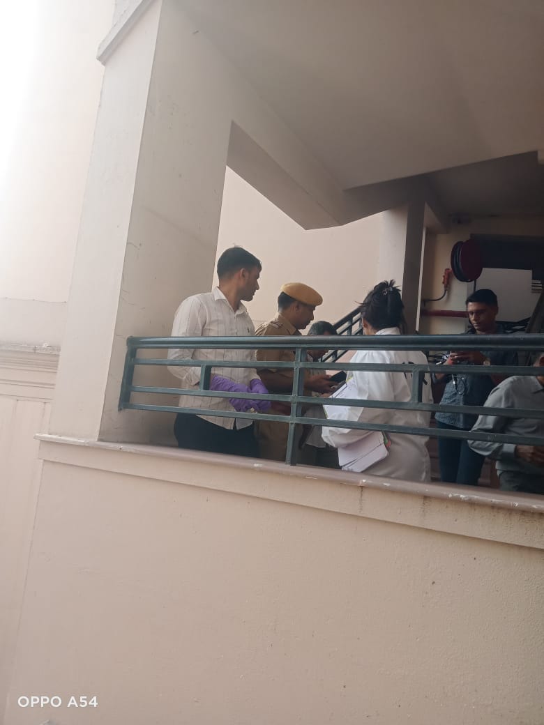 संयुक्त अभिभावक संघ का आरोप — नीरजा मोदी स्कूल में टीचर की प्रताड़ना से आहत होकर छात्रा ने की आत्महत्या