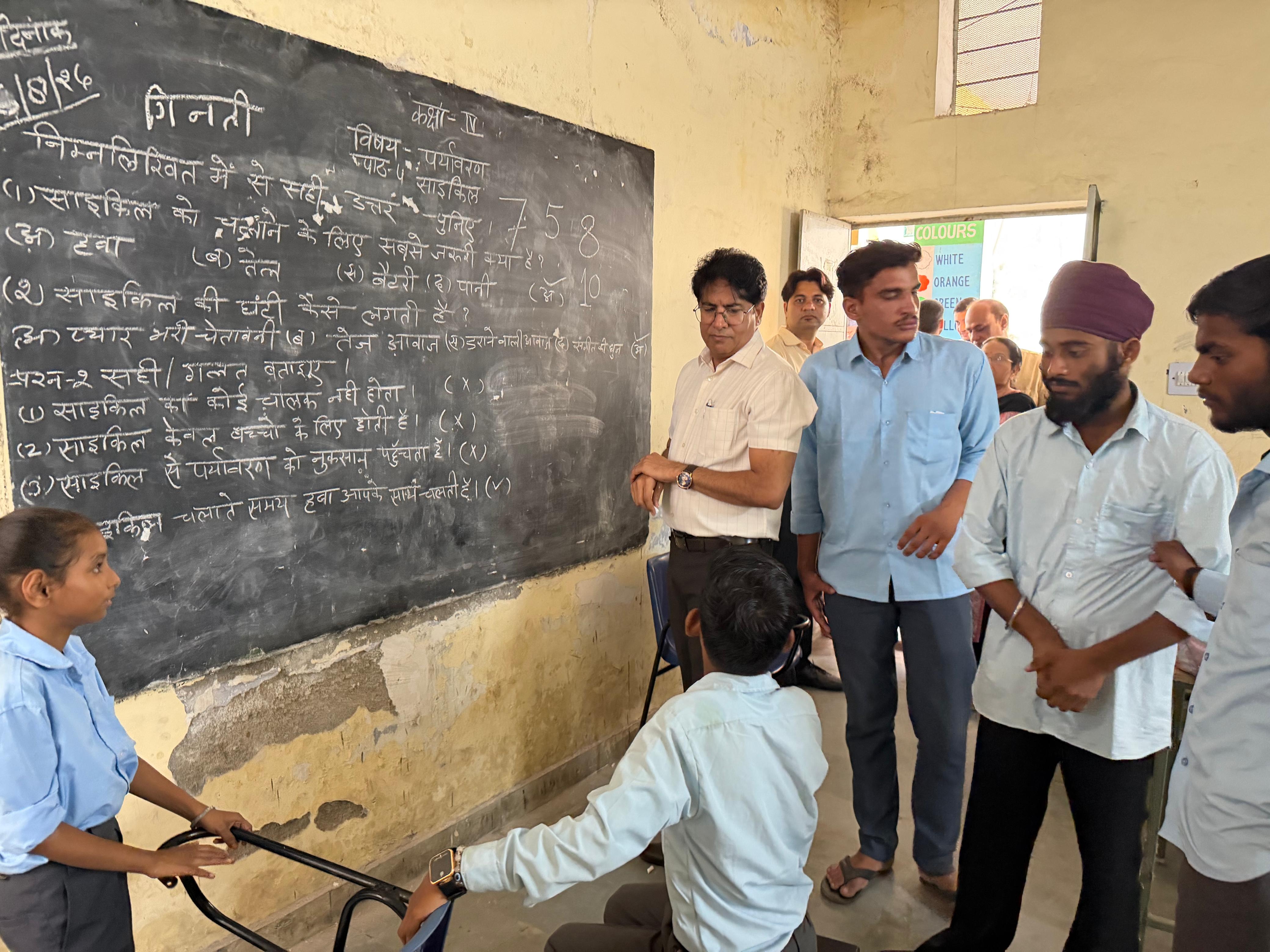 अतिरिक्त मुख्य सचिव स्कूल शिक्षा ने किया आनंदीलाल पोद्दार मूक-बधिर विद्यालय का निरीक्षण