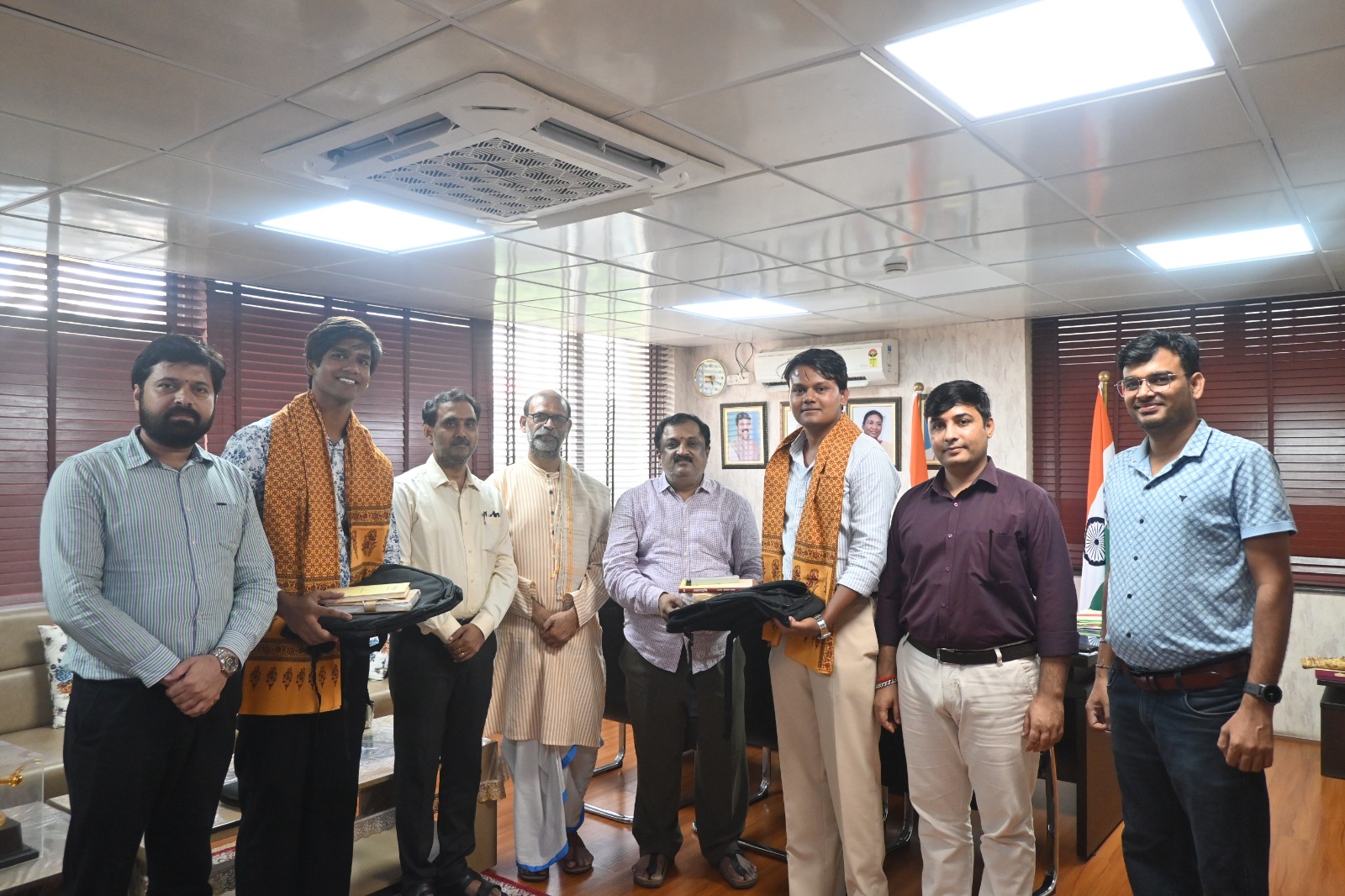 इटली से अंतरराष्ट्रीय अध्ययन पूर्ण कर लौटे केंद्रीय संस्कृत विश्वविद्यालय के छात्र