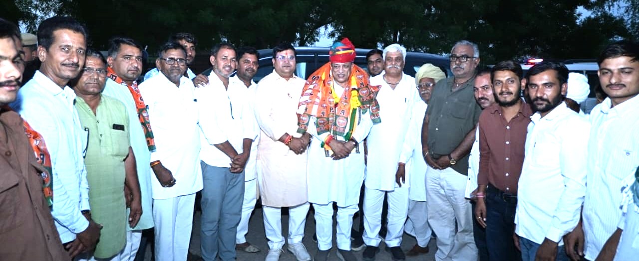 ग्राम रथ अभियान से ग्रामीणों को मिली योजनाओं की जानकारी