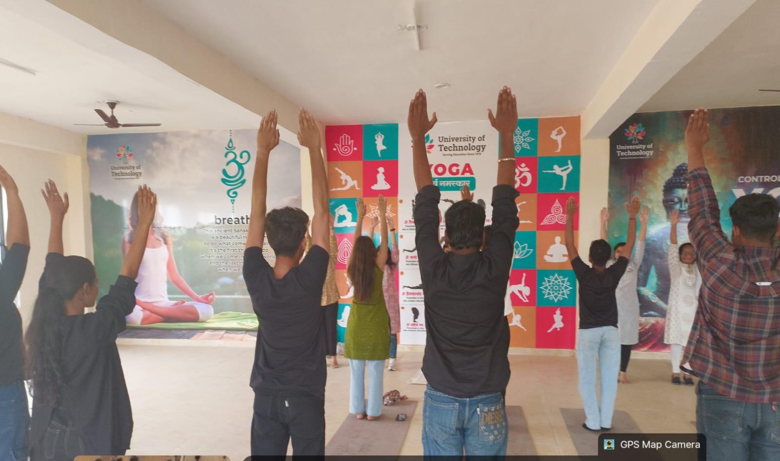 विश्व स्वास्थ्य दिवस पर यूनिवर्सिटी ऑफ टेक्नोलॉजी में योग एवं खेल गतिविधियों का आयोजन