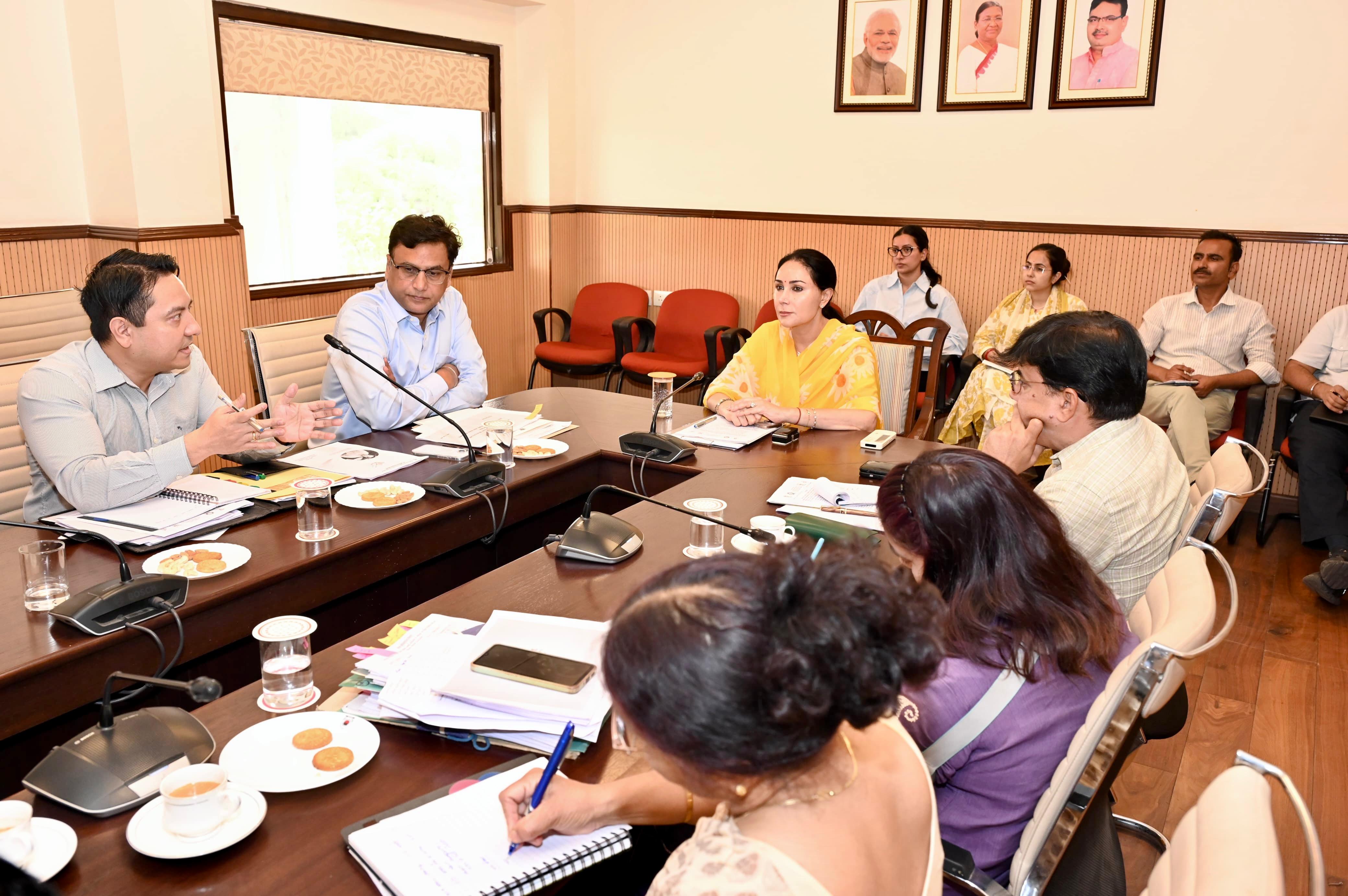 बाल अधिकार एवं संरक्षण संबंधी योजनाओं की समीक्षा बैठक आयोजित, बाल देखरेख संस्थाओं के सुदृढ़ीकरण एवं गुणवत्ता सुधार के दिए निर्देश